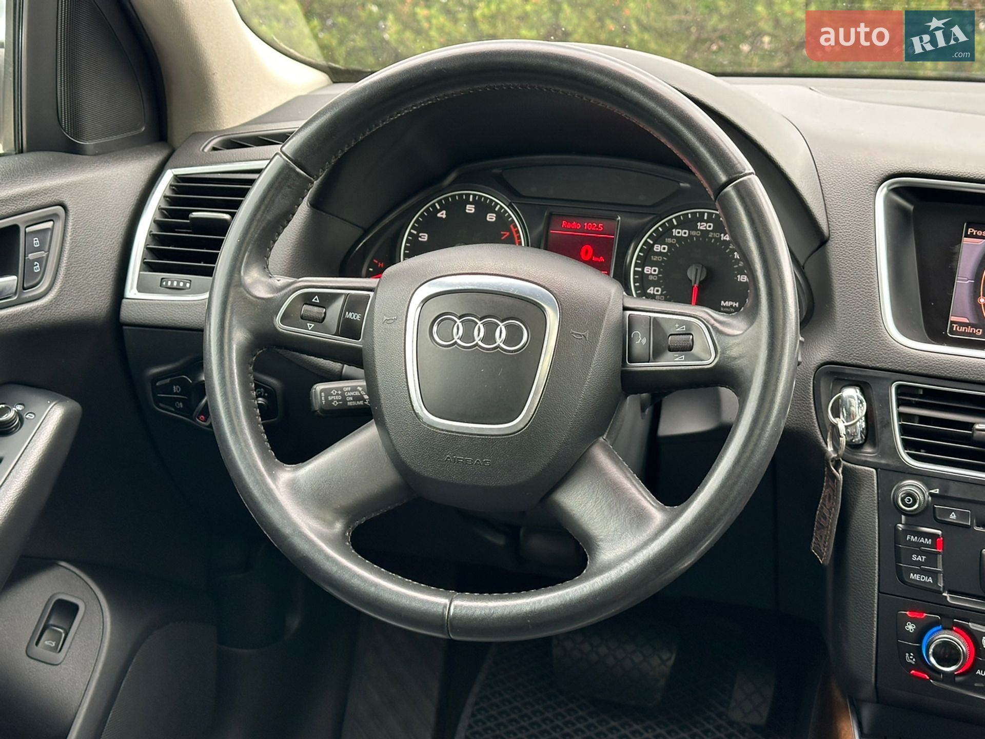 Audi Q5 2010 VIN WA1LKAFP5AA088406 фото оголошення 29 з 42
