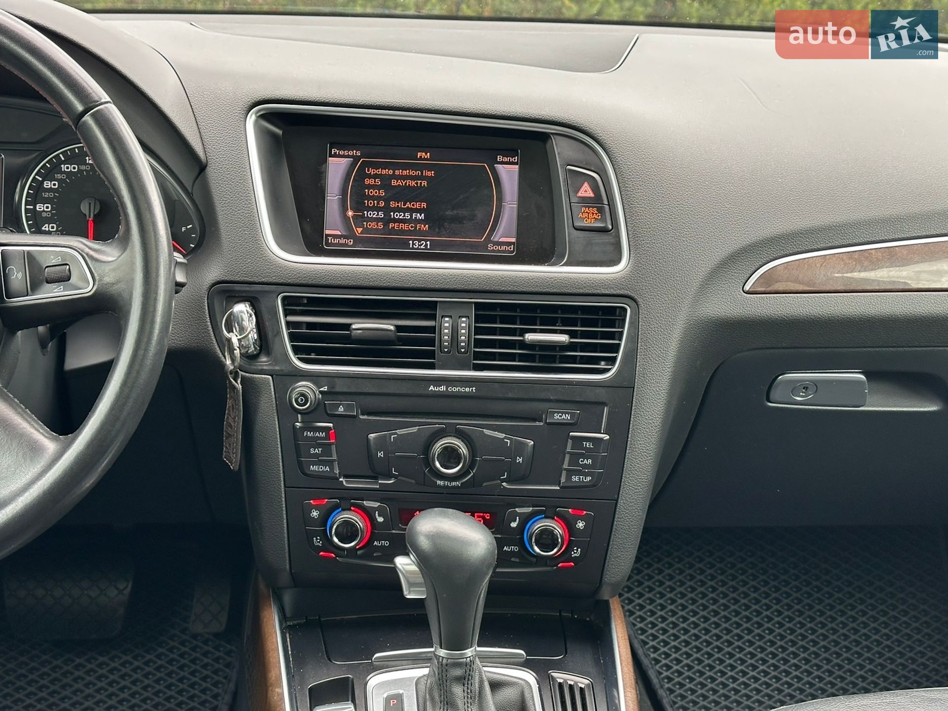 Audi Q5 2010 VIN WA1LKAFP5AA088406 фото оголошення 30 з 42