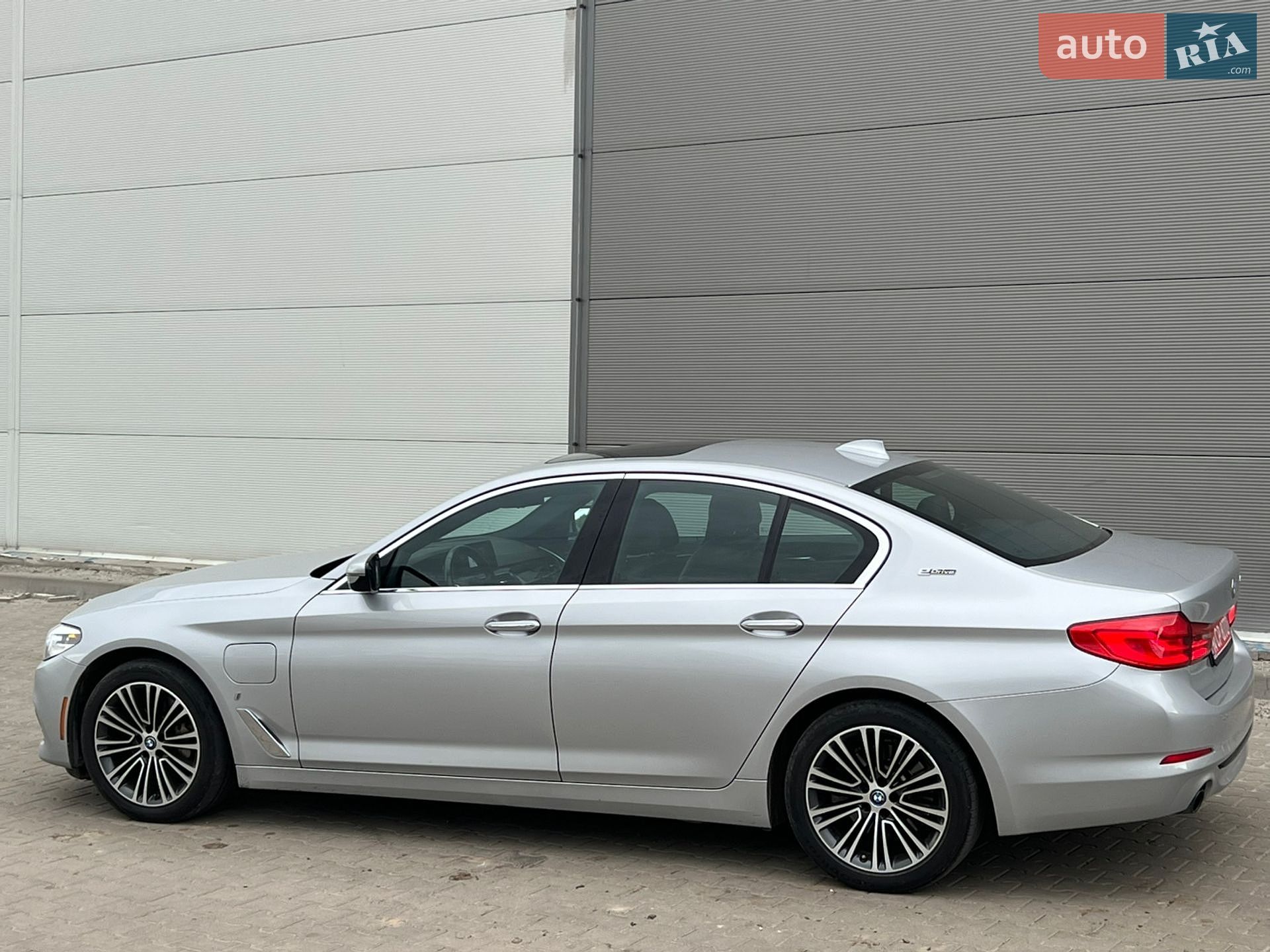 BMW 5 Series 2018 VIN WBAJA9C53JB251711 фото оголошення 4 з 23