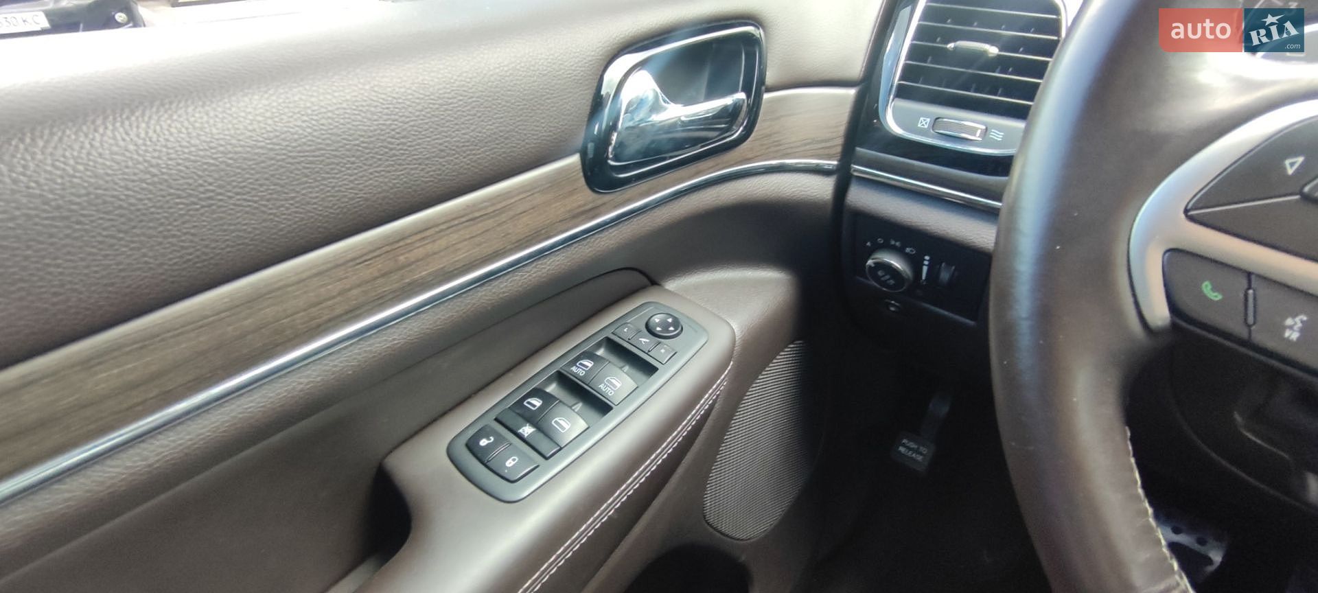 Jeep Grand Cherokee 2019 VIN 1C4RJFCM6KC837200 фото оголошення 13 з 25