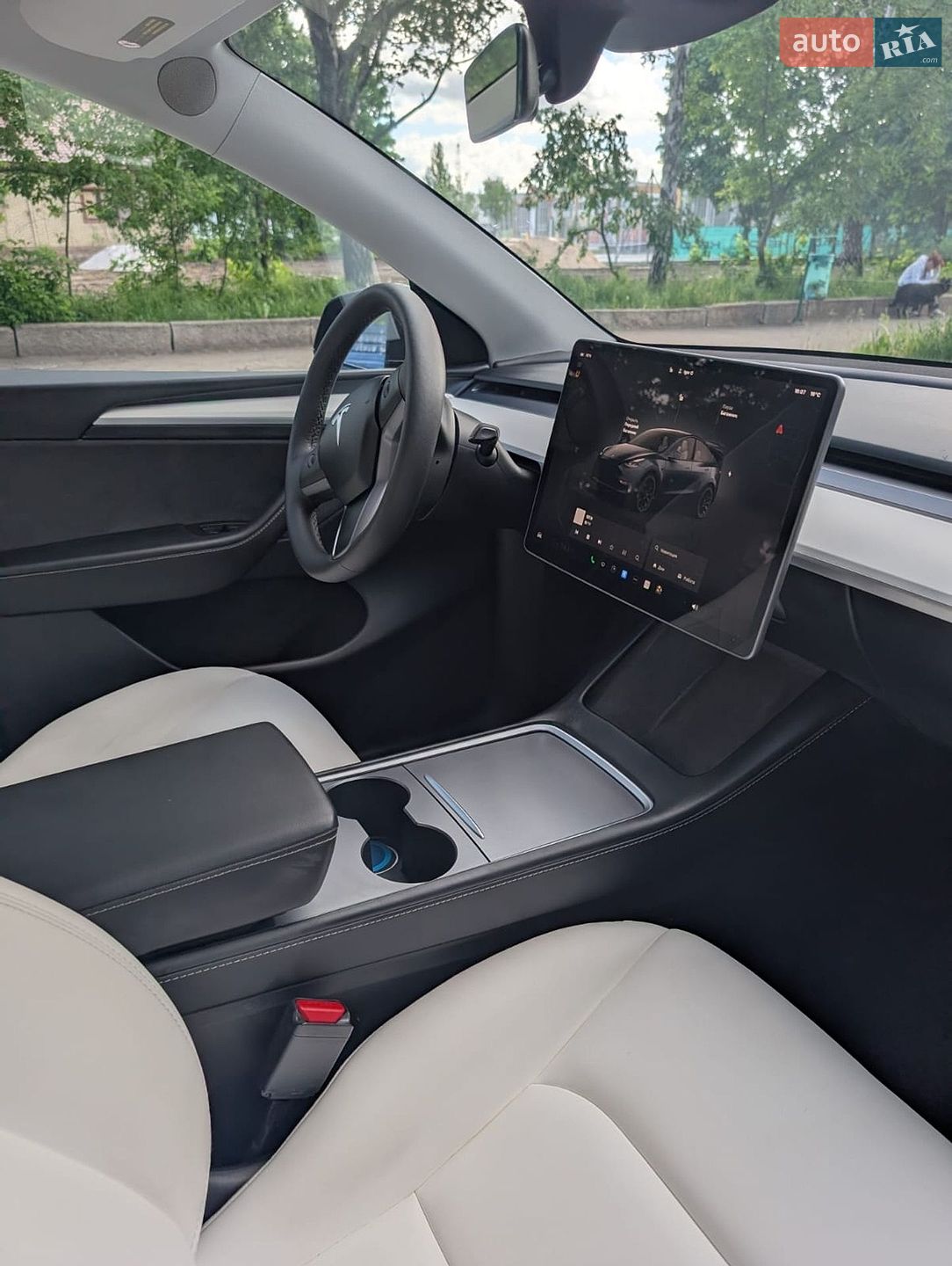 Tesla Model Y 2024 VIN 7SAYGDEF3RA312959 фото оголошення 14 з 26