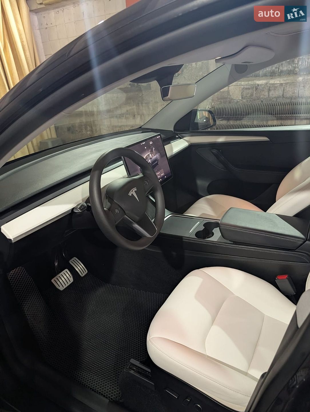 Tesla Model Y 2024 VIN 7SAYGDEF3RA312959 фото оголошення 26 з 26