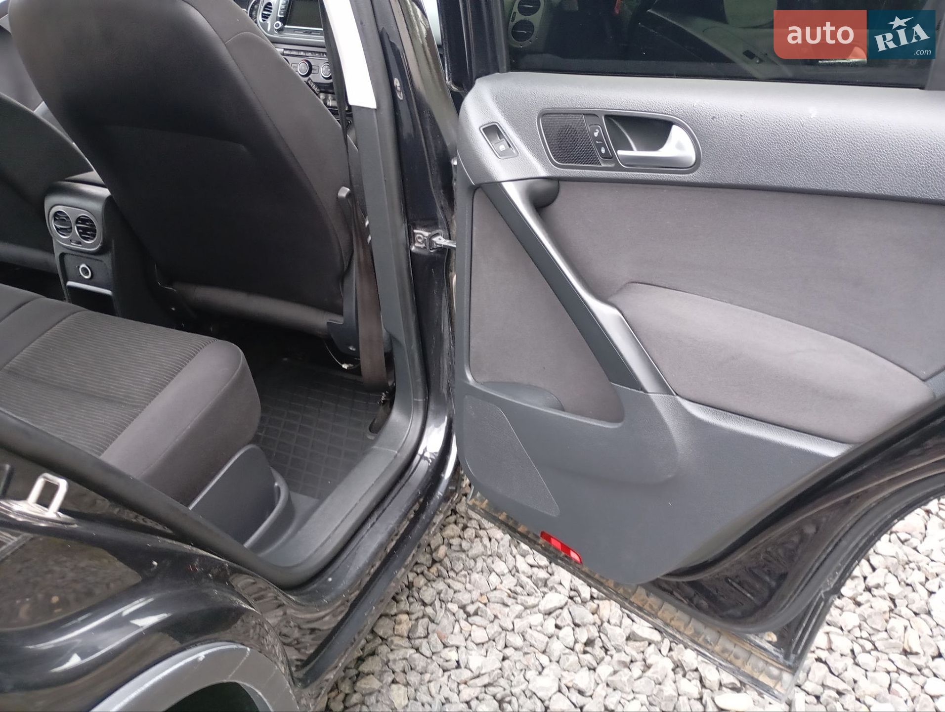 Volkswagen Tiguan 2015 VIN WVGBV7AX0FW575697 фото оголошення 28 з 30