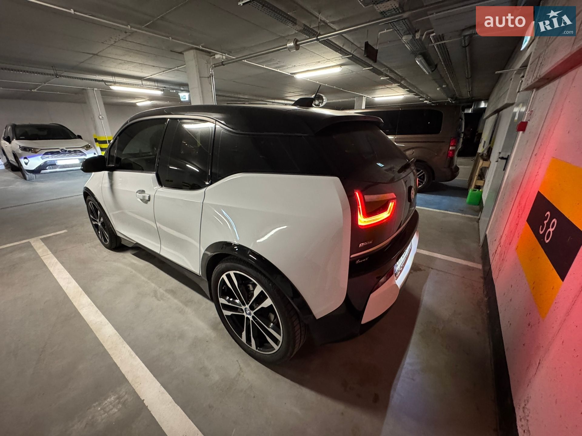 BMW i3S 2018 VIN WBY8P61020VD33336 фото оголошення 6 з 24