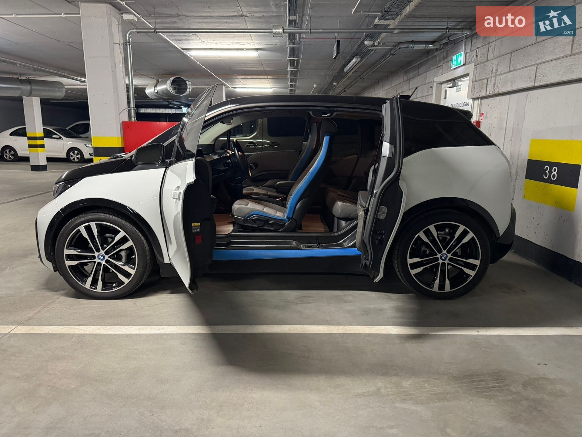 BMW i3S 2018 VIN WBY8P61020VD33336 фото оголошення 11 з 24