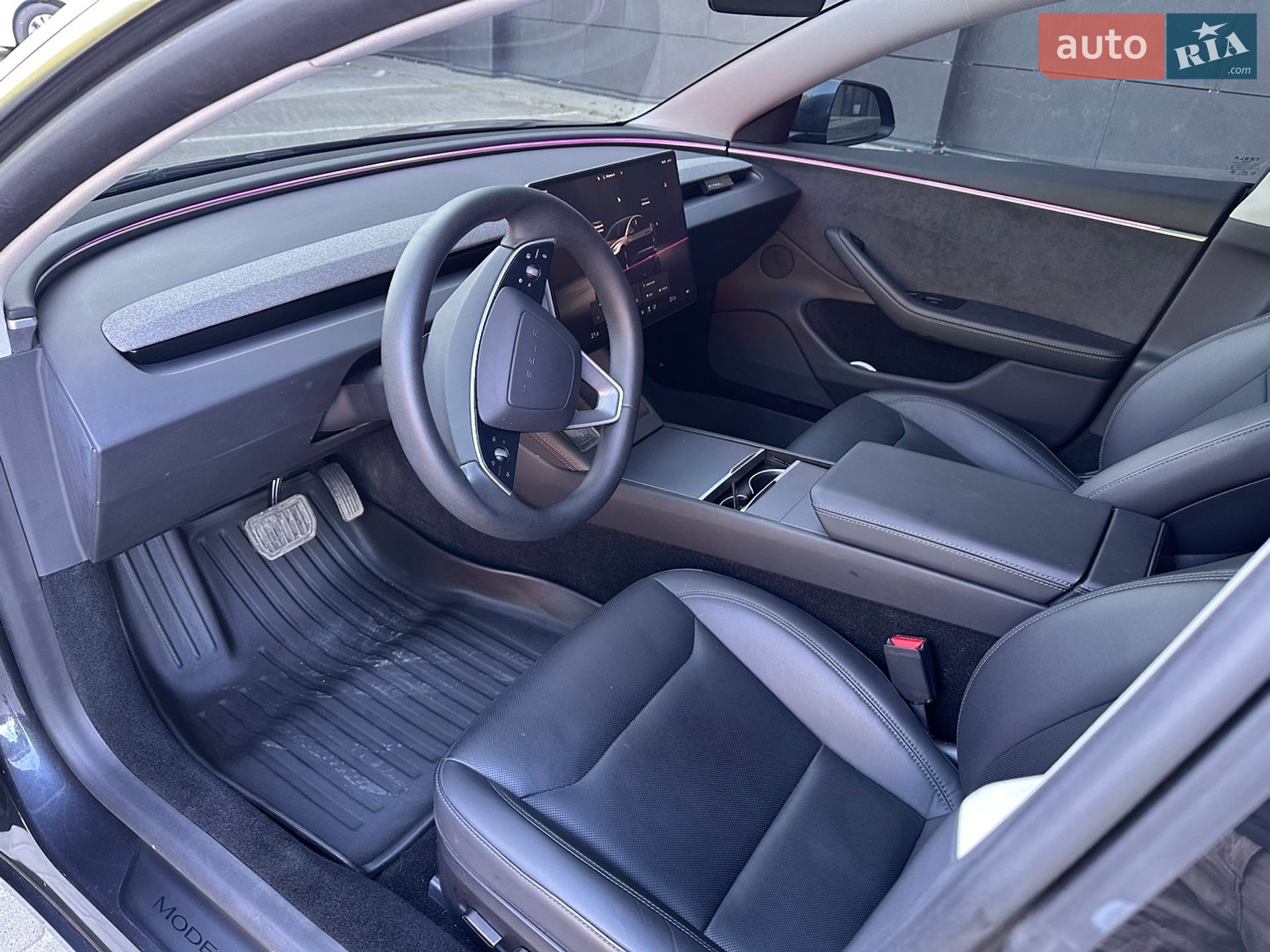 Tesla Model 3 2024 VIN 5YJ3E1EB0SF892253 фото оголошення 9 з 14