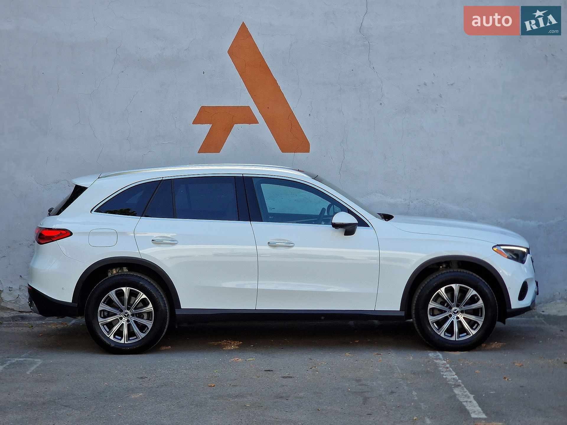 Mercedes-Benz GLC-Class 2024 VIN W1NKM4HB0SF282949 фото оголошення 28 з 85