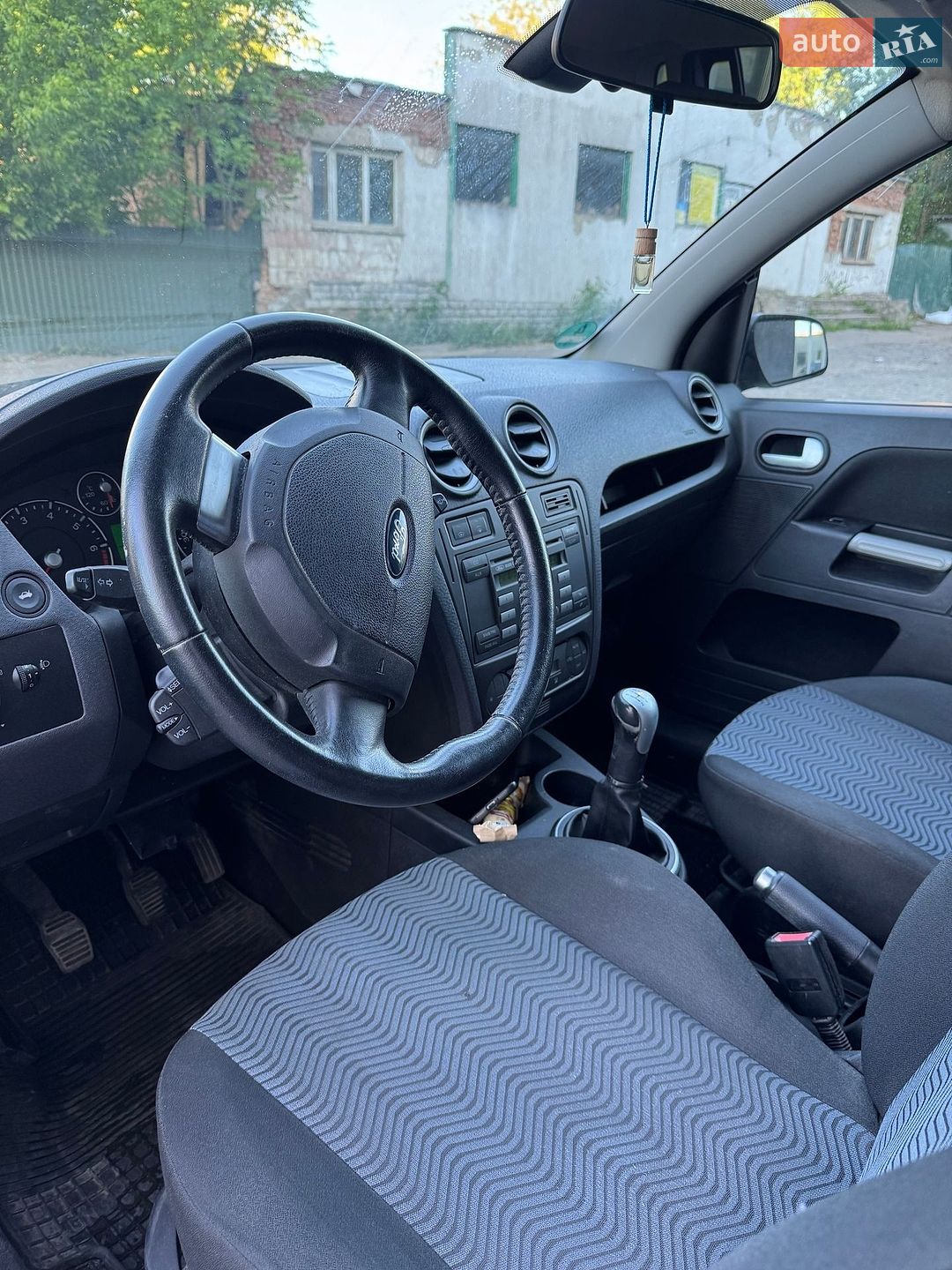 Ford Fusion 2005 VIN WF0UXXGAJU5K32215 фото оголошення 8 з 10