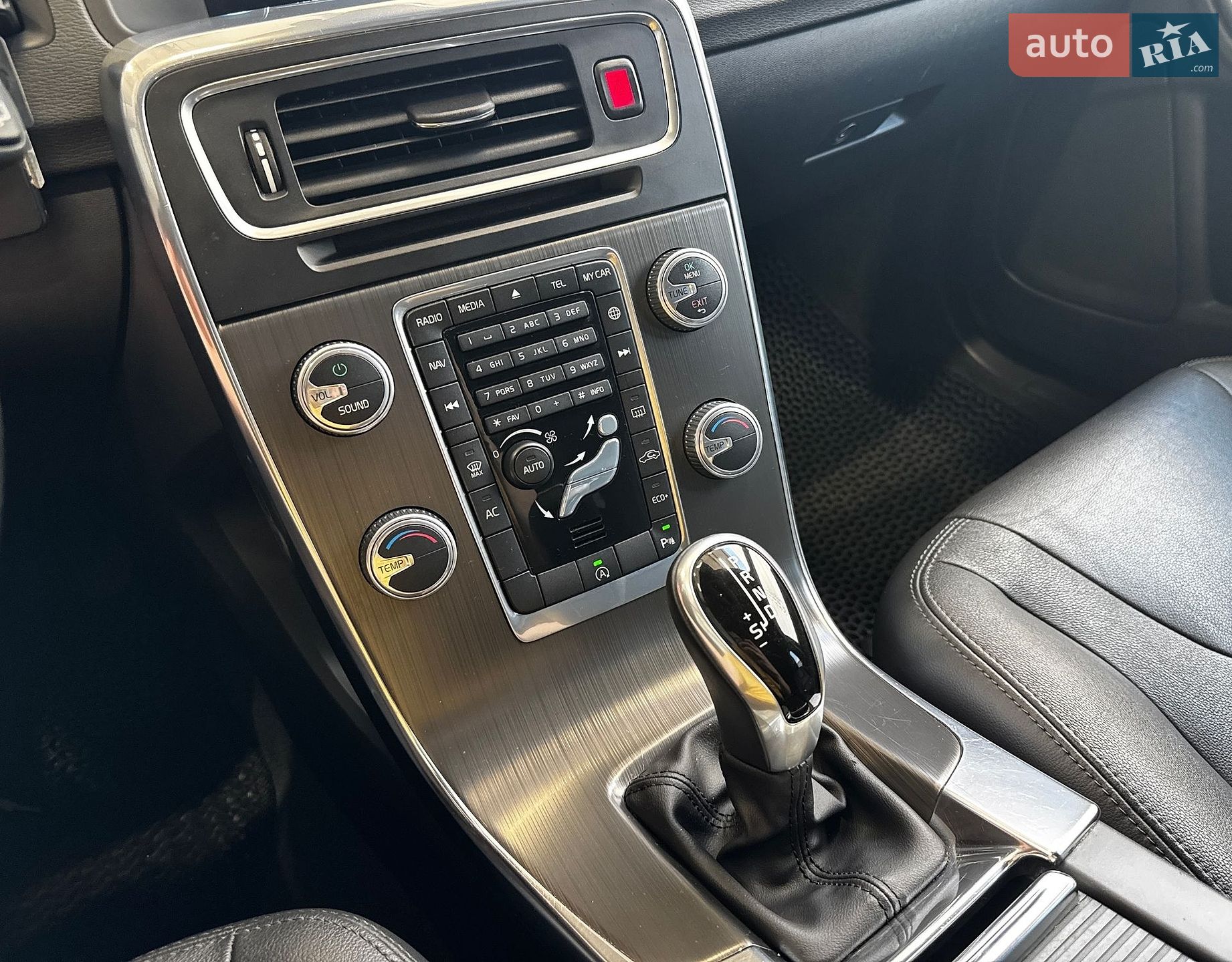 Volvo V60 2014 VIN YV1FW73CDF1254018 фото оголошення 30 з 40