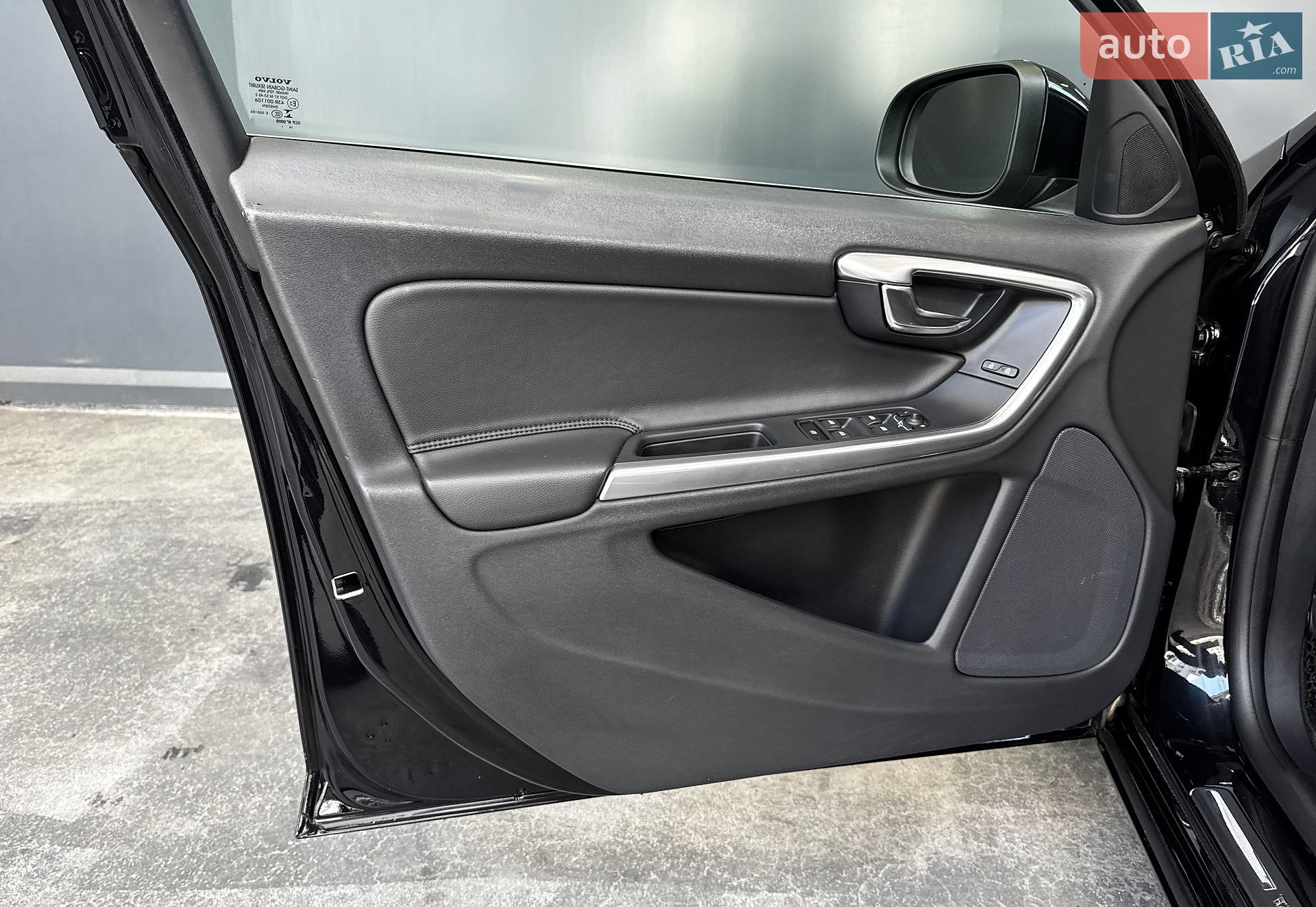 Volvo V60 2014 VIN YV1FW73CDF1254018 фото оголошення 37 з 40