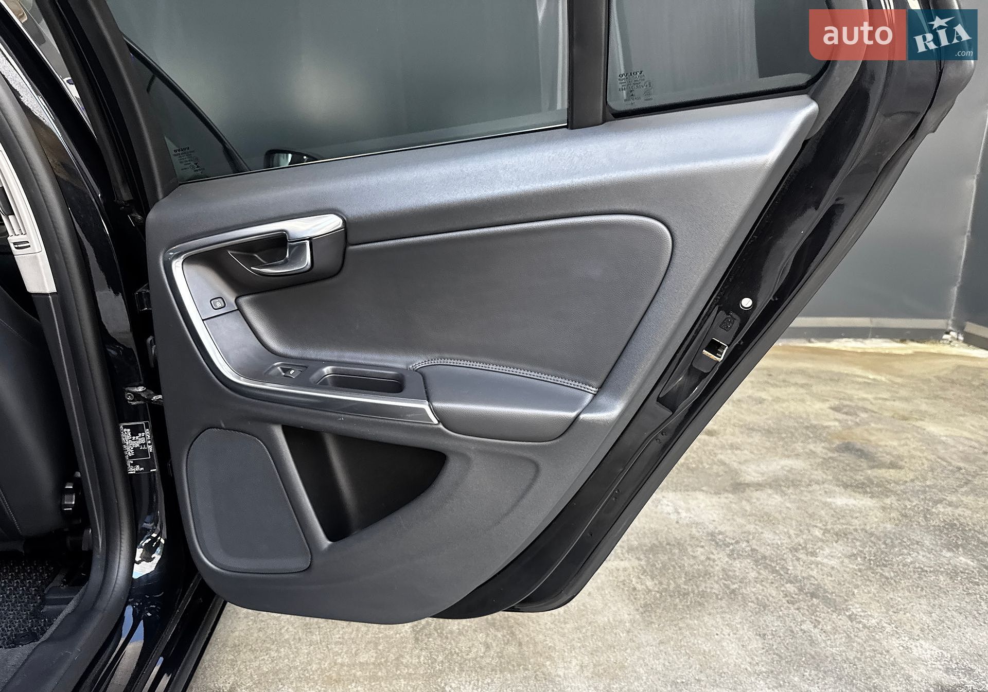 Volvo V60 2014 VIN YV1FW73CDF1254018 фото оголошення 40 з 40