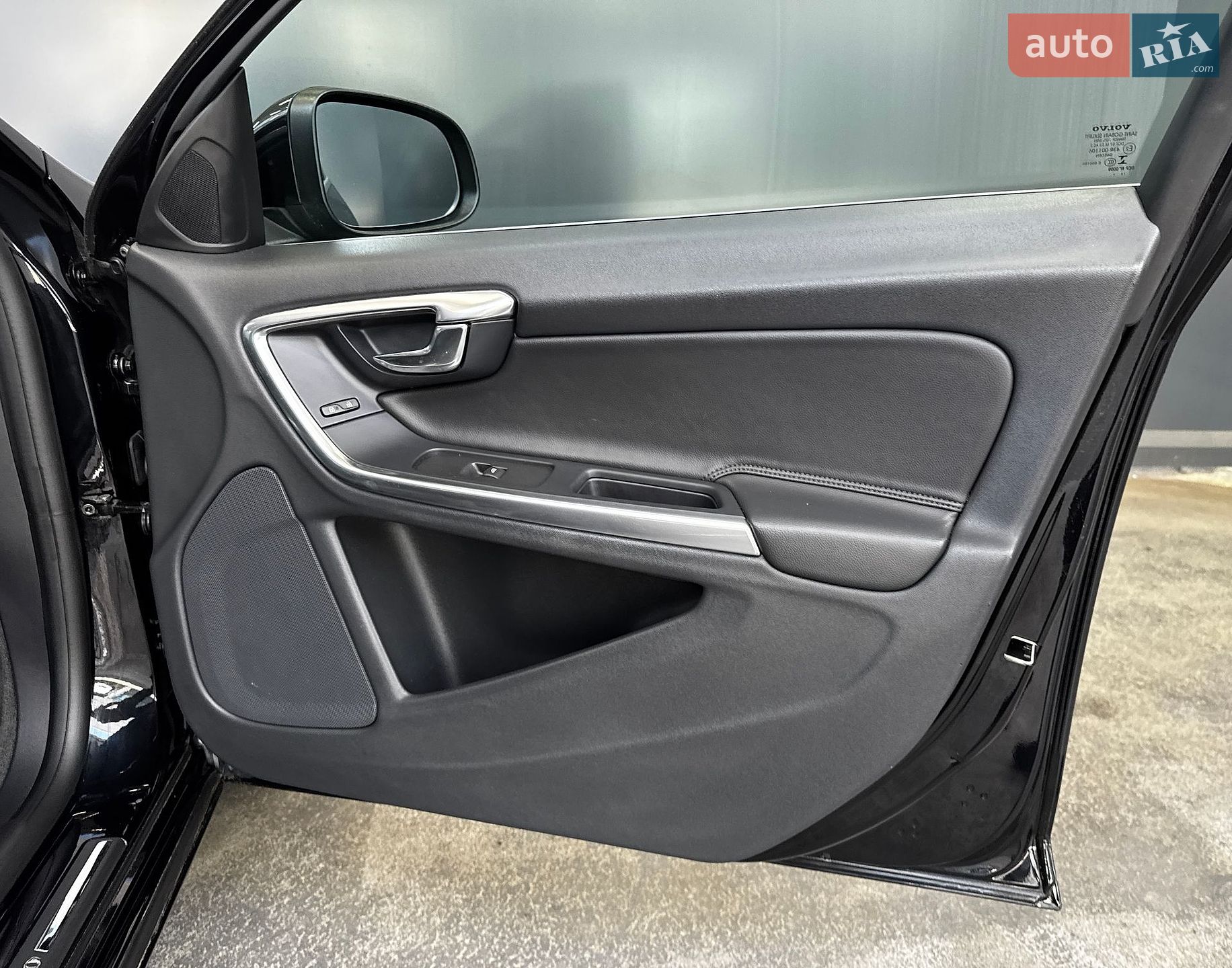 Volvo V60 2014 VIN YV1FW73CDF1254018 фото оголошення 38 з 40
