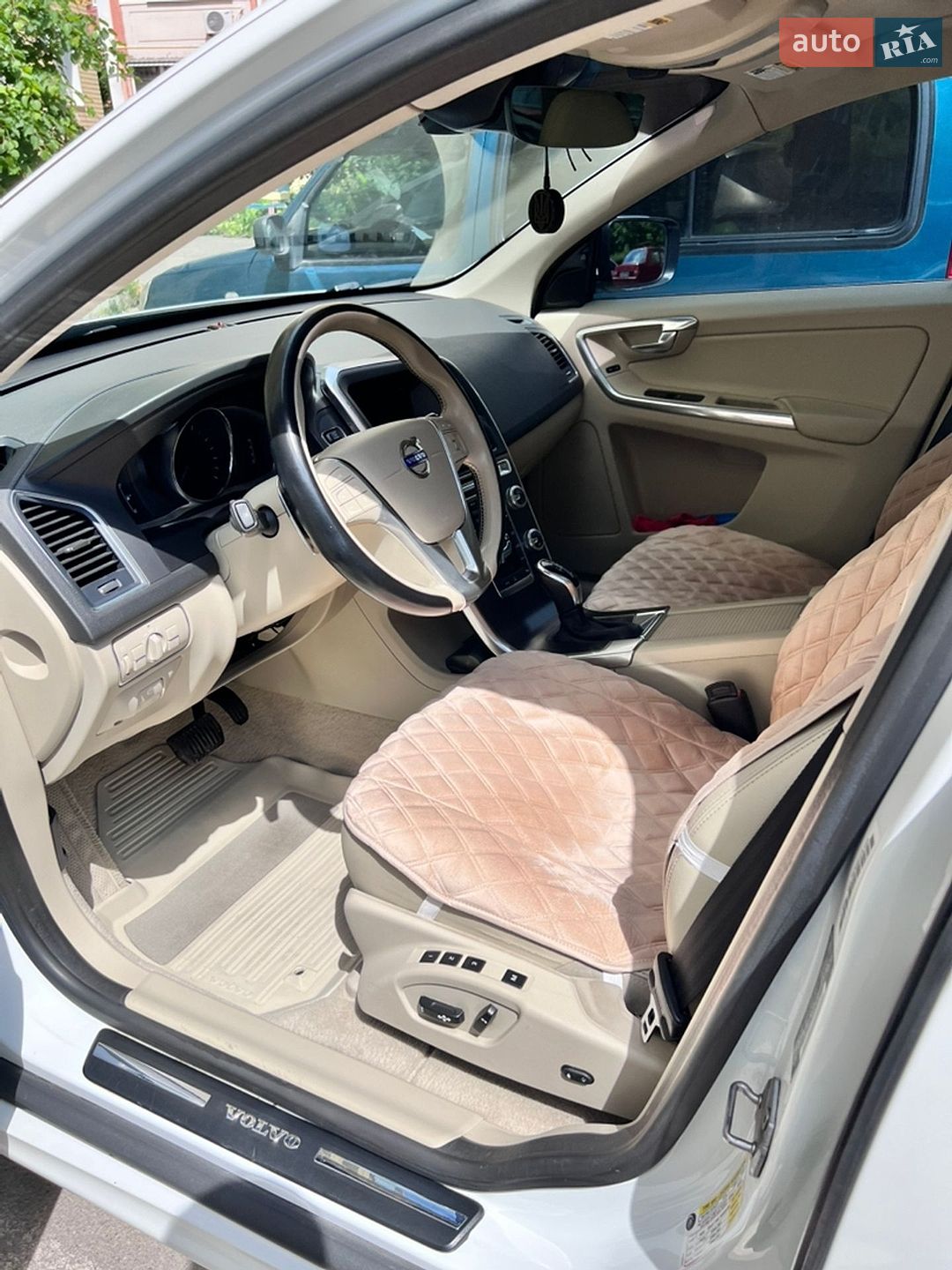 Volvo XC60 2014 VIN YV449MDK8F2704807 фото оголошення 10 з 16