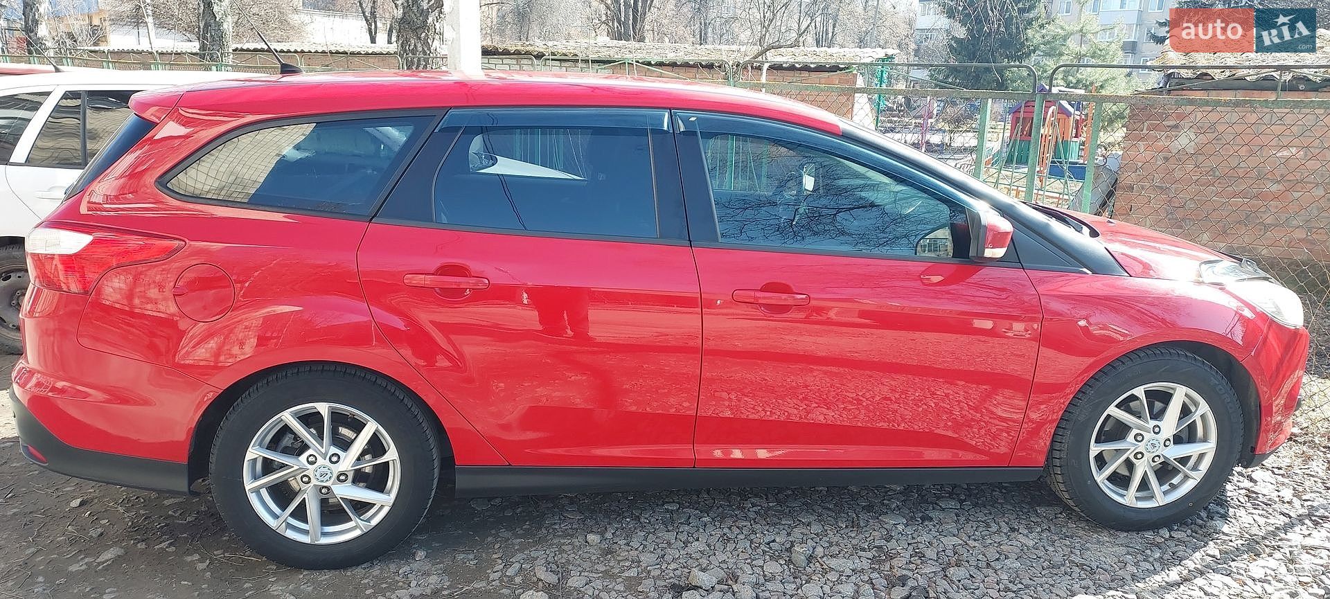 Ford Focus 2011 VIN WF0LXXGCBLBU72337 фото оголошення 14 з 33
