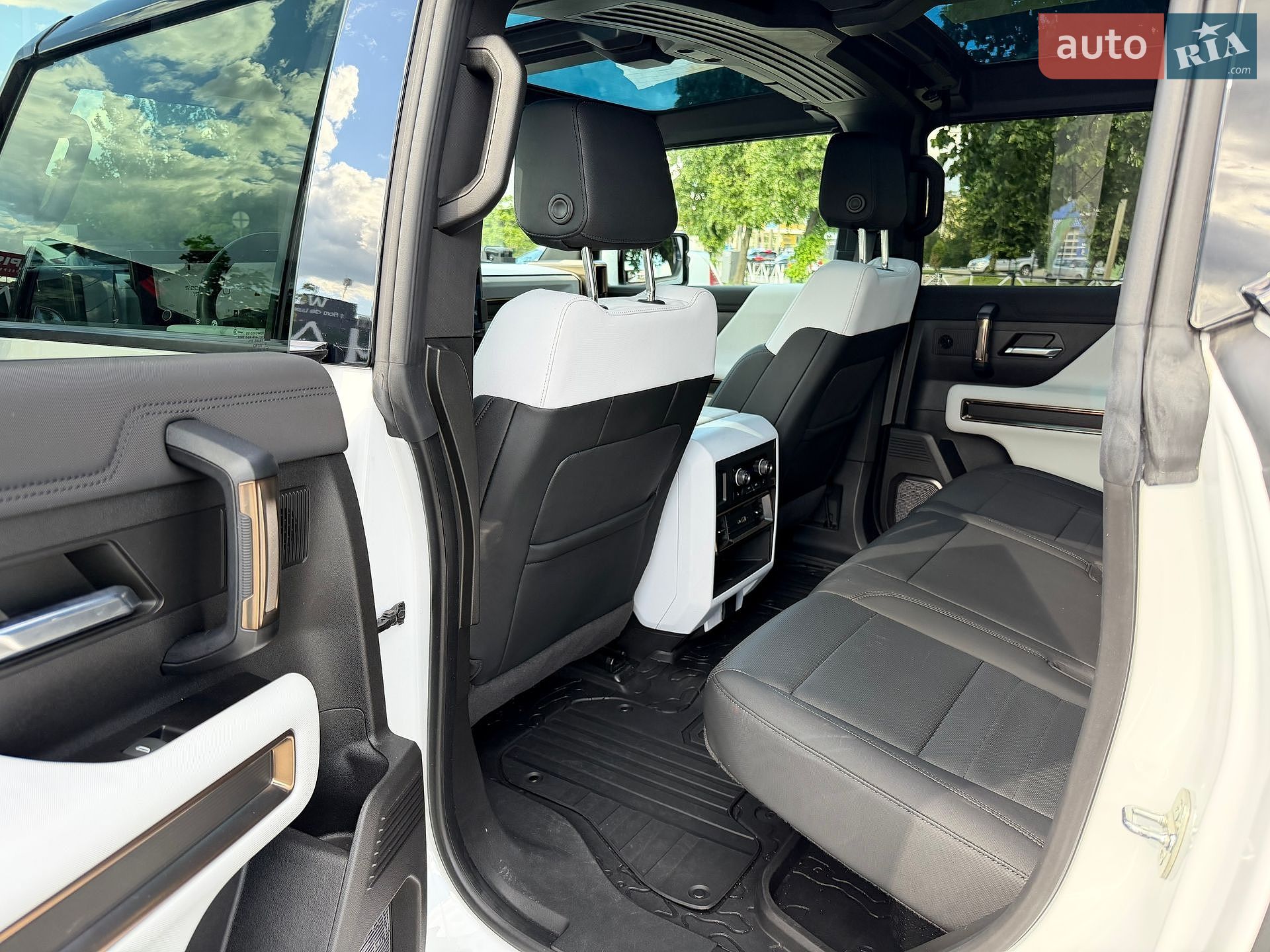 GMC Hummer EV 2023 VIN 1GT40FDA8PU100499 фото оголошення 49 з 77