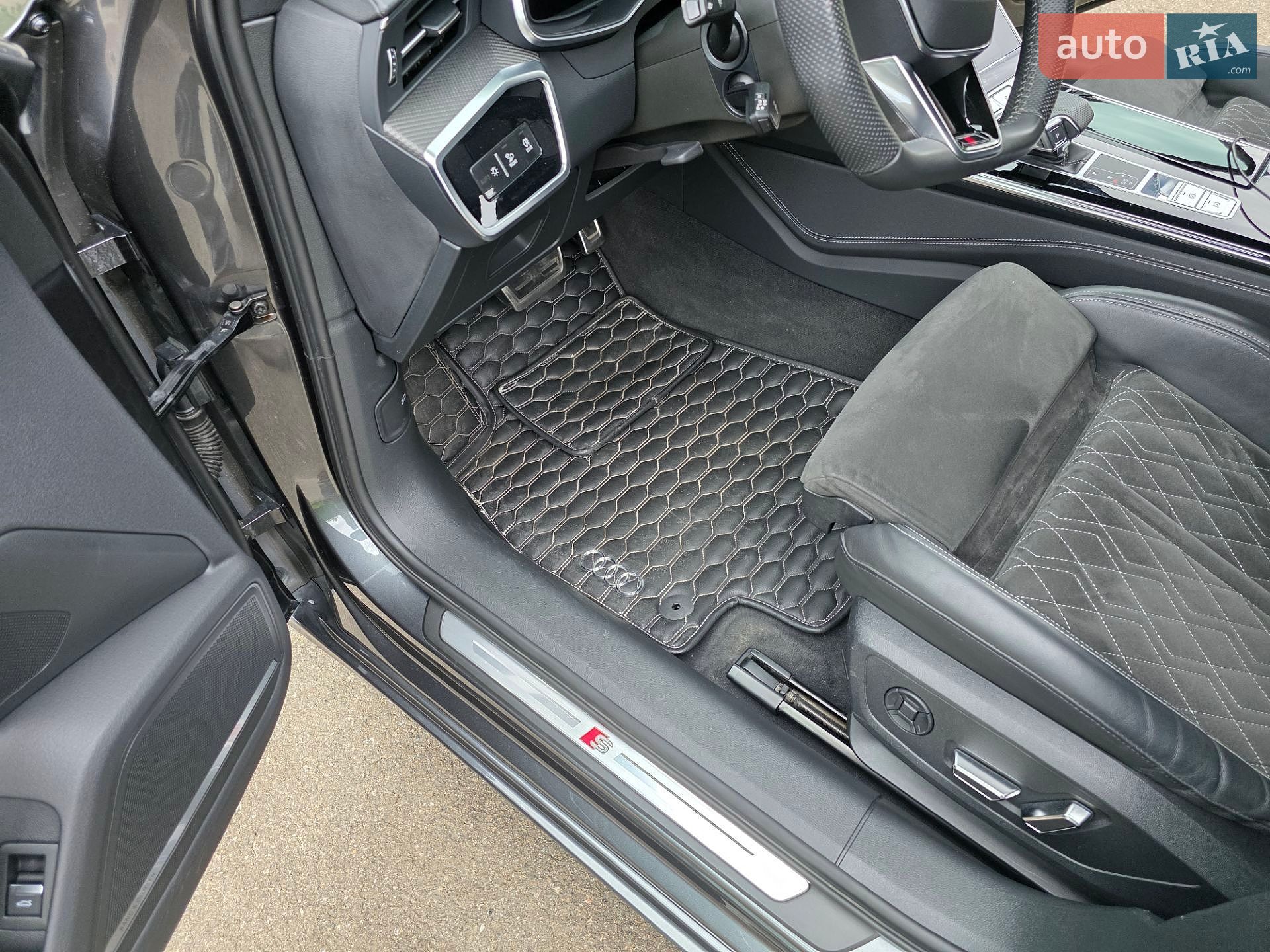 Audi S6 2020 VIN WAUZZZF22MN015082 фото оголошення 33 з 57