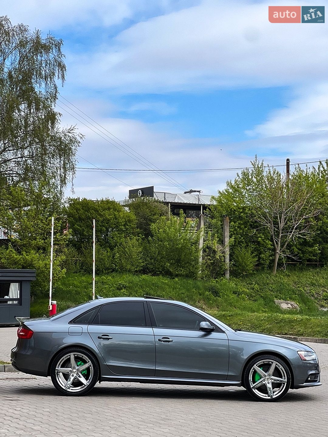 Audi A4 2012 VIN WAUBFCFL1DN005725 фото оголошення 10 з 27