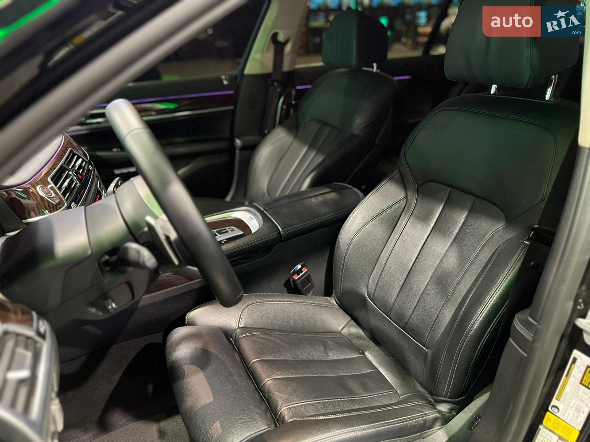 BMW 7 Series 2016 VIN WBA7E2C58HG739796 фото оголошення 8 з 15