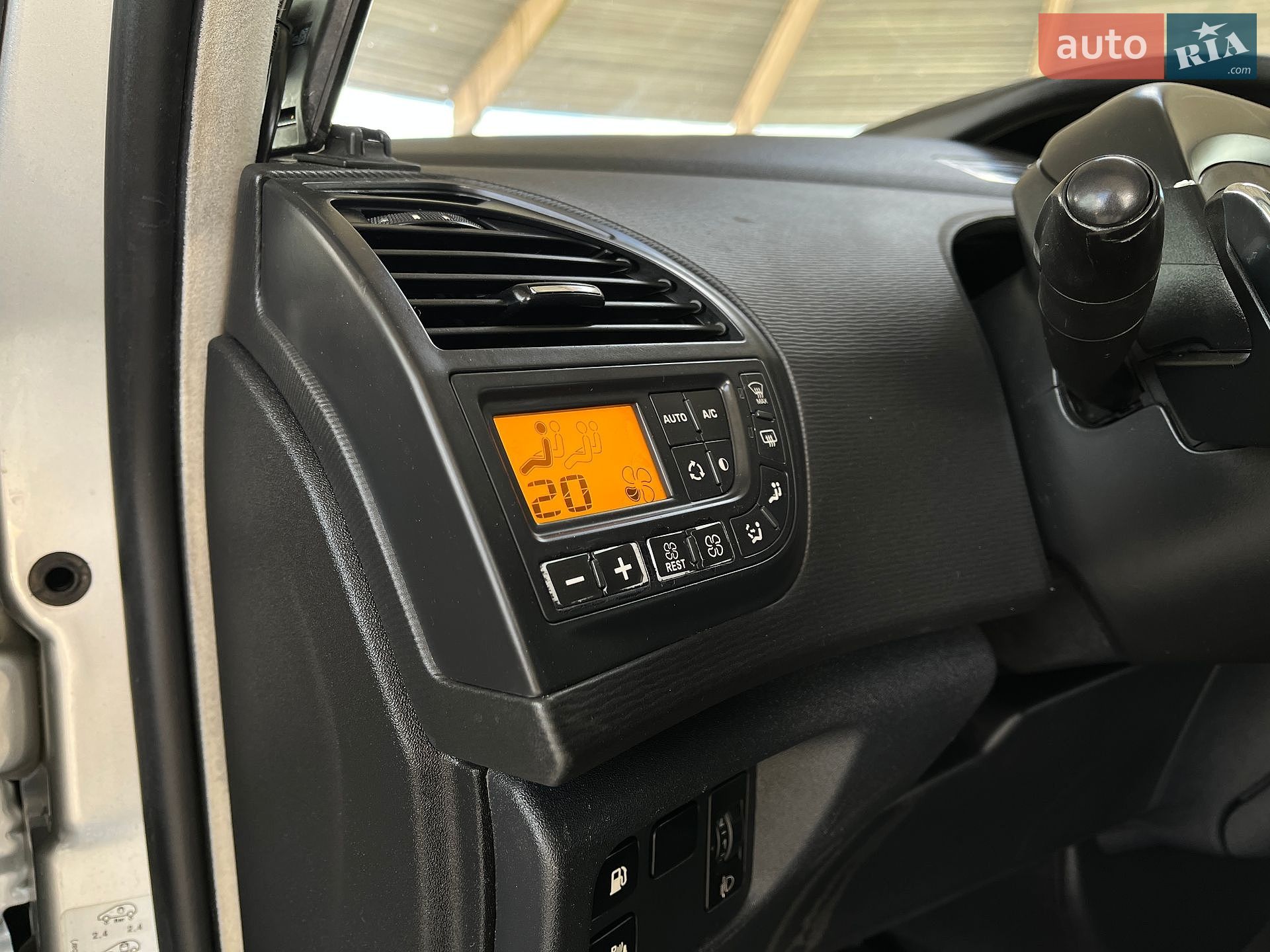 Citroen Grand C4 Picasso 2010 VIN VF7UARHJHAJ805554 фото оголошення 41 з 52