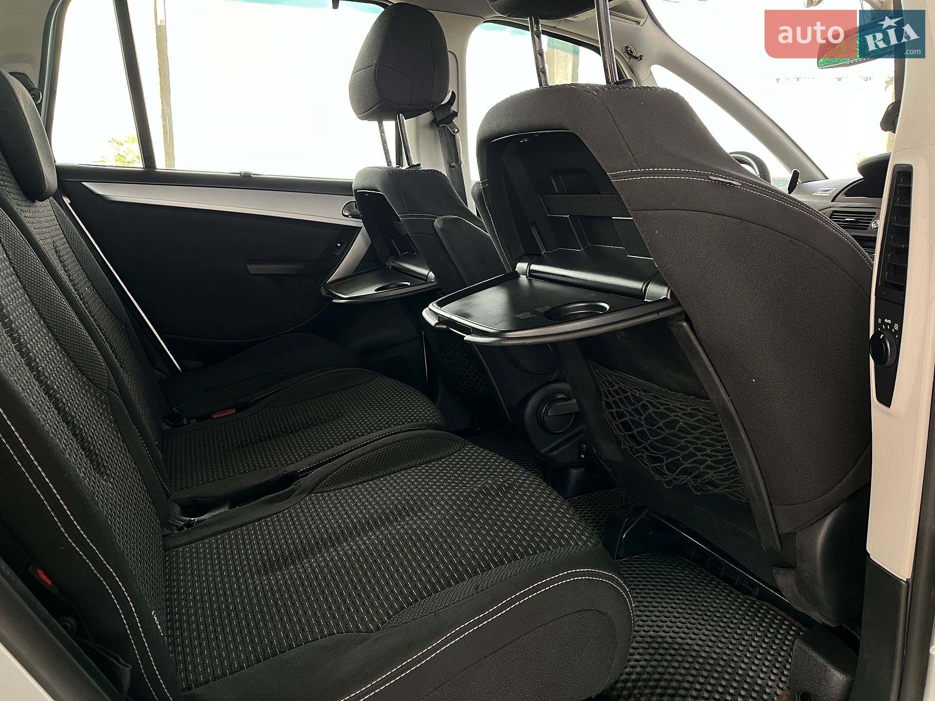 Citroen Grand C4 Picasso 2010 VIN VF7UARHJHAJ805554 фото оголошення 47 з 52