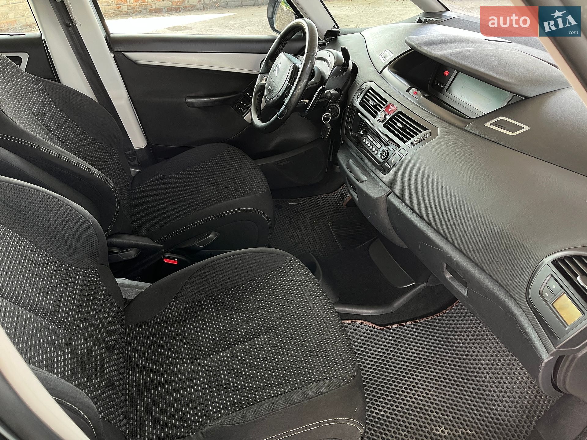 Citroen Grand C4 Picasso 2010 VIN VF7UARHJHAJ805554 фото оголошення 50 з 52