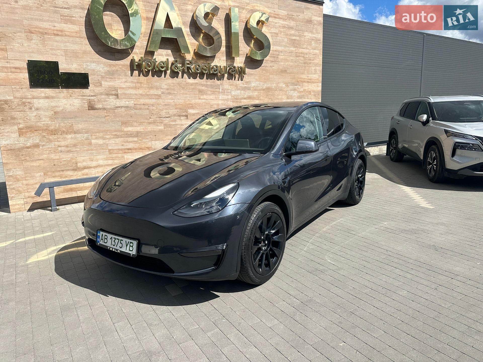 Tesla Model Y 2024 VIN 7SAYGDEE6RA251193 фото оголошення 3 з 39