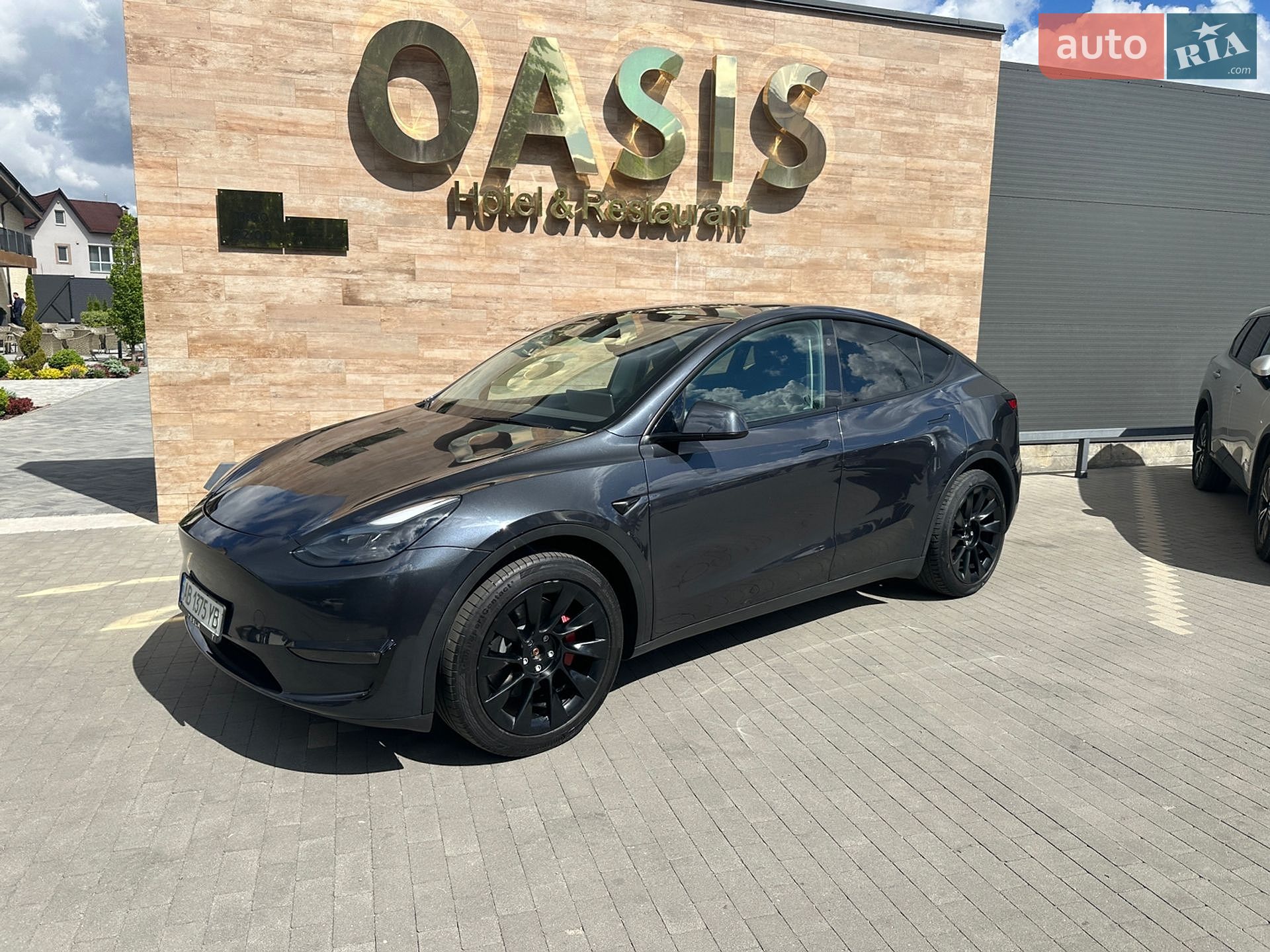 Tesla Model Y 2024 VIN 7SAYGDEE6RA251193 фото оголошення 5 з 39