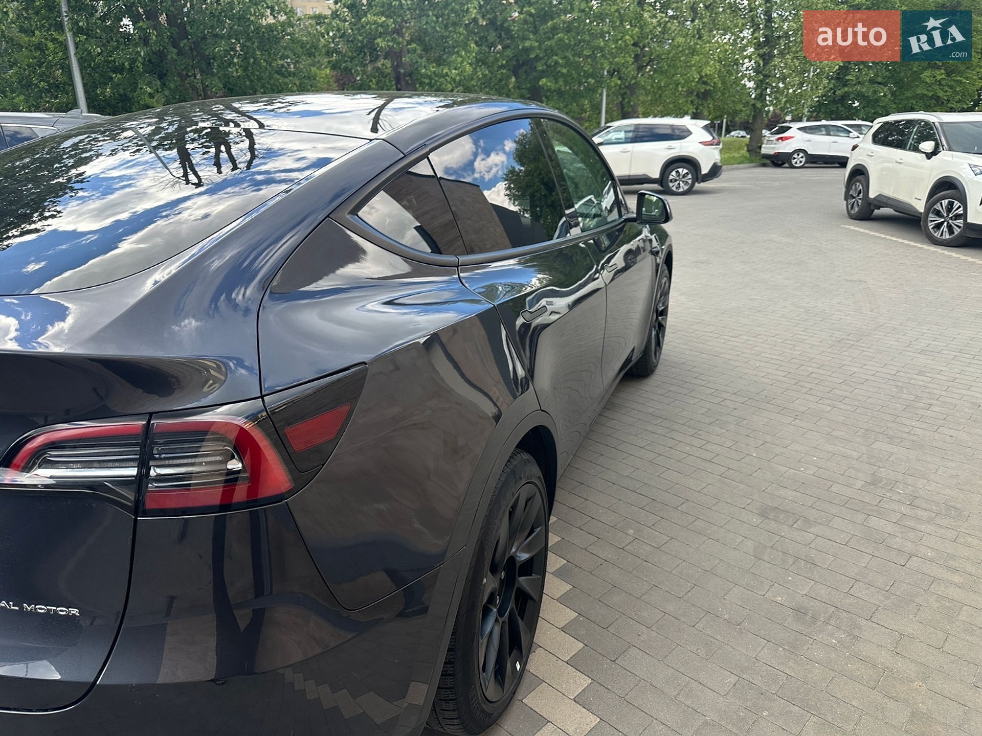 Tesla Model Y 2024 VIN 7SAYGDEE6RA251193 фото оголошення 14 з 39