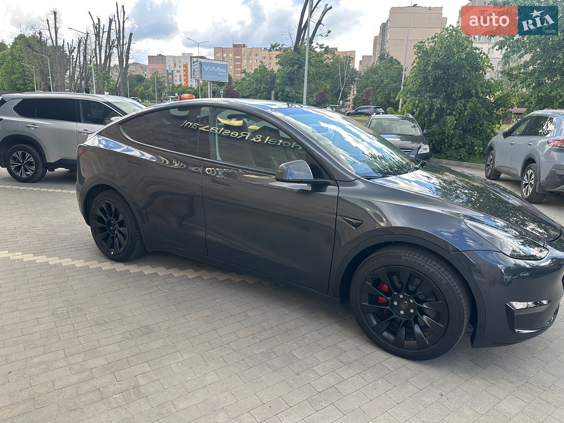 Tesla Model Y 2024 VIN 7SAYGDEE6RA251193 фото оголошення 15 з 39