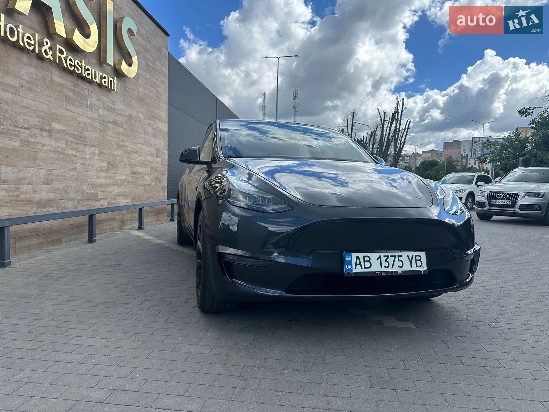 Tesla Model Y 2024 VIN 7SAYGDEE6RA251193 фото оголошення 18 з 39