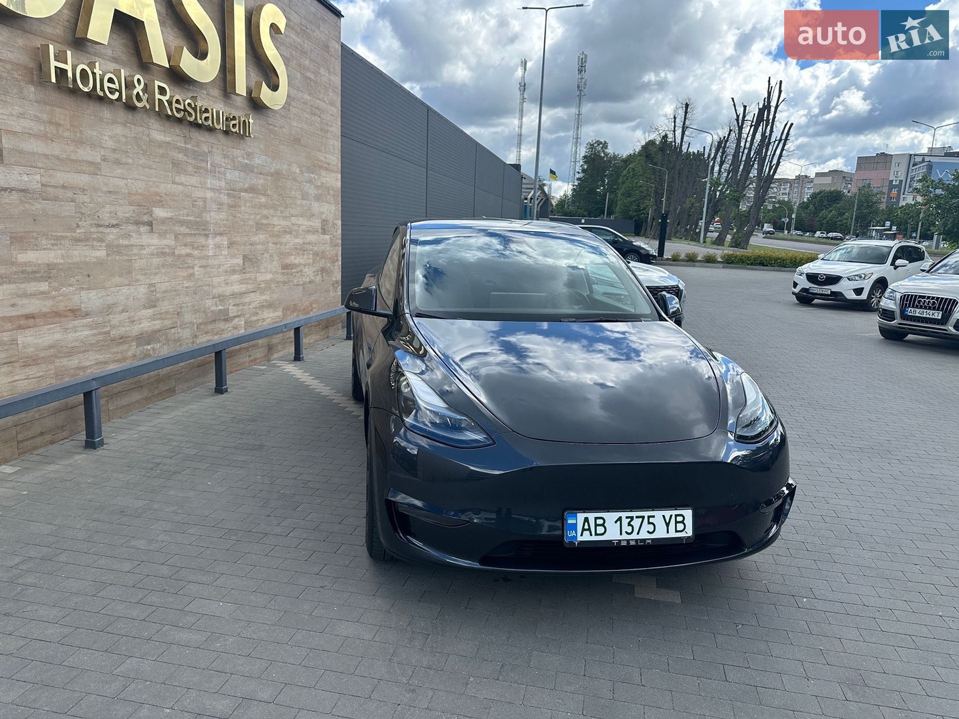 Tesla Model Y 2024 VIN 7SAYGDEE6RA251193 фото оголошення 19 з 39