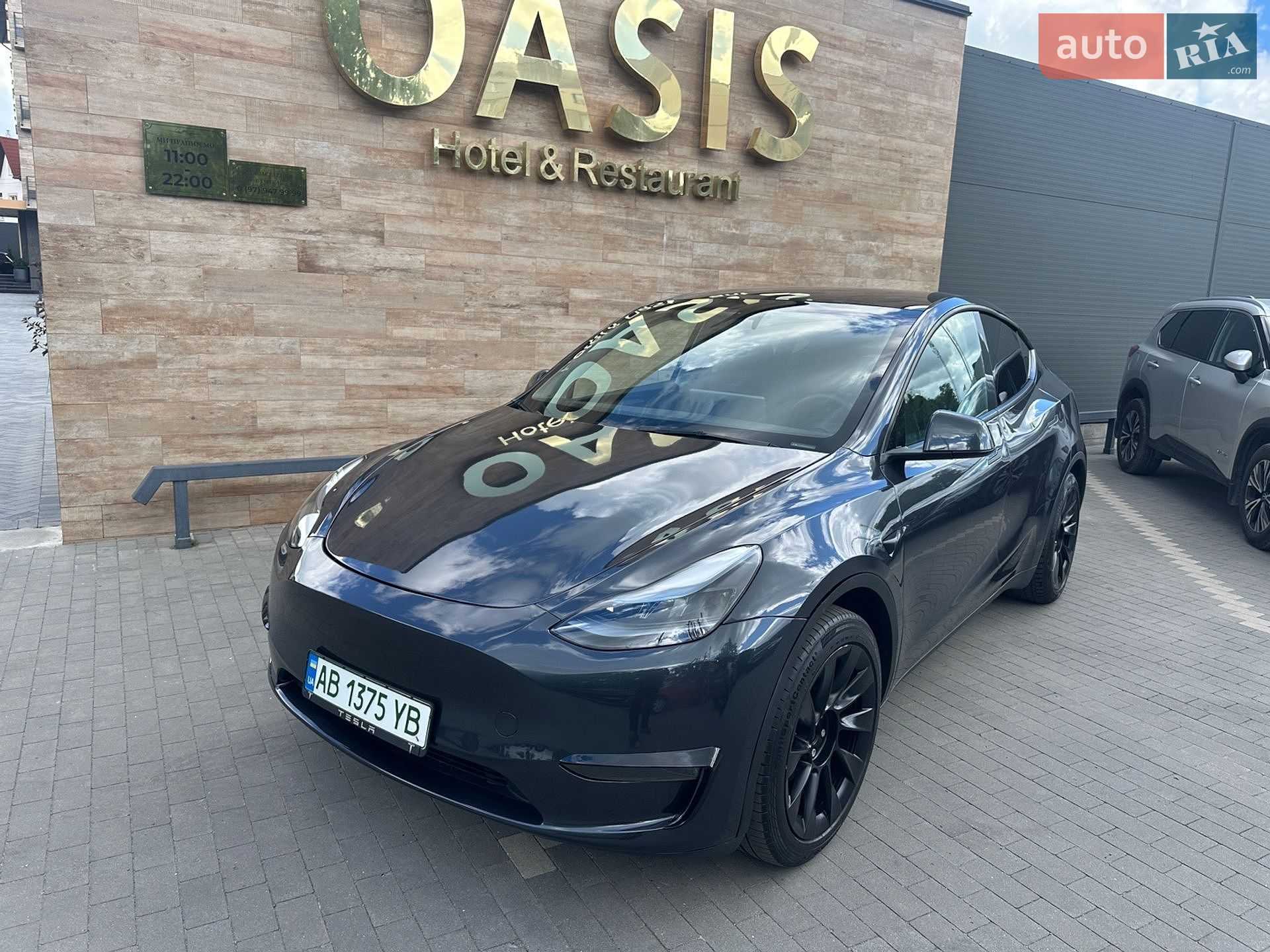 Tesla Model Y 2024 VIN 7SAYGDEE6RA251193 фото оголошення 22 з 39