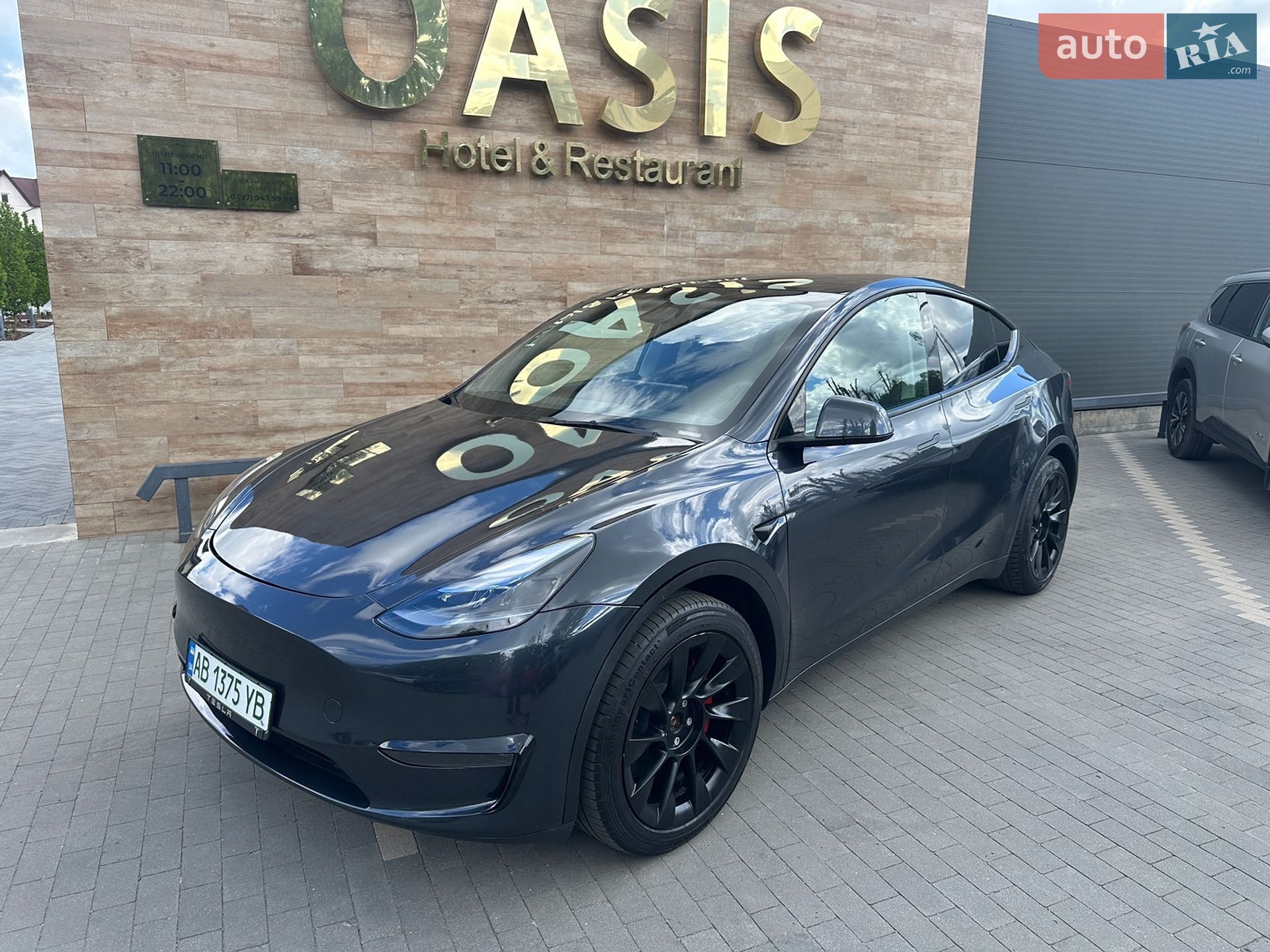 Tesla Model Y 2024 VIN 7SAYGDEE6RA251193 фото оголошення 23 з 39