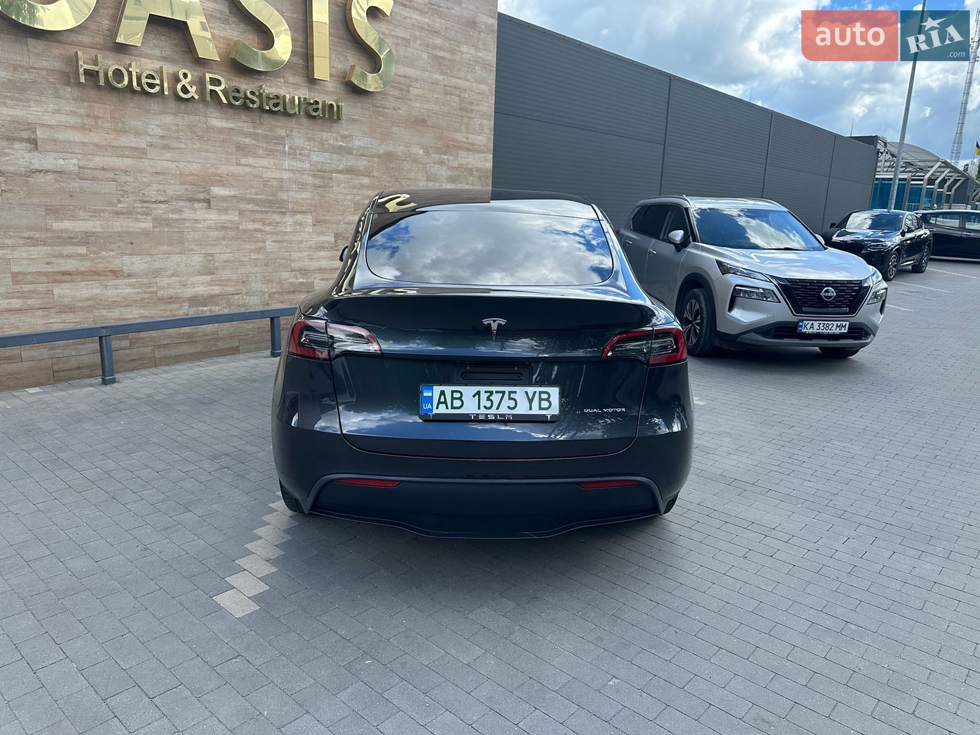 Tesla Model Y 2024 VIN 7SAYGDEE6RA251193 фото оголошення 25 з 39