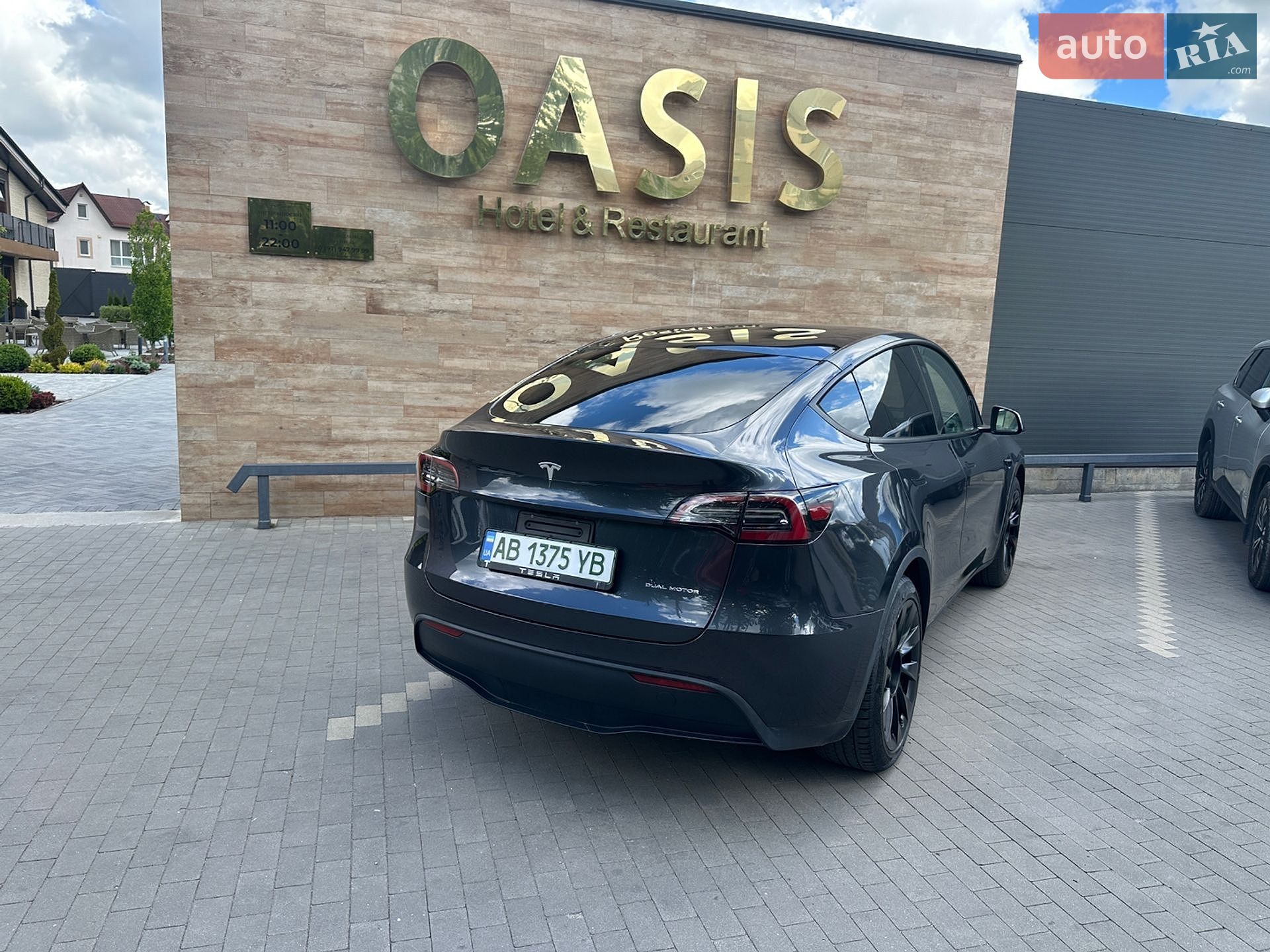Tesla Model Y 2024 VIN 7SAYGDEE6RA251193 фото оголошення 26 з 39