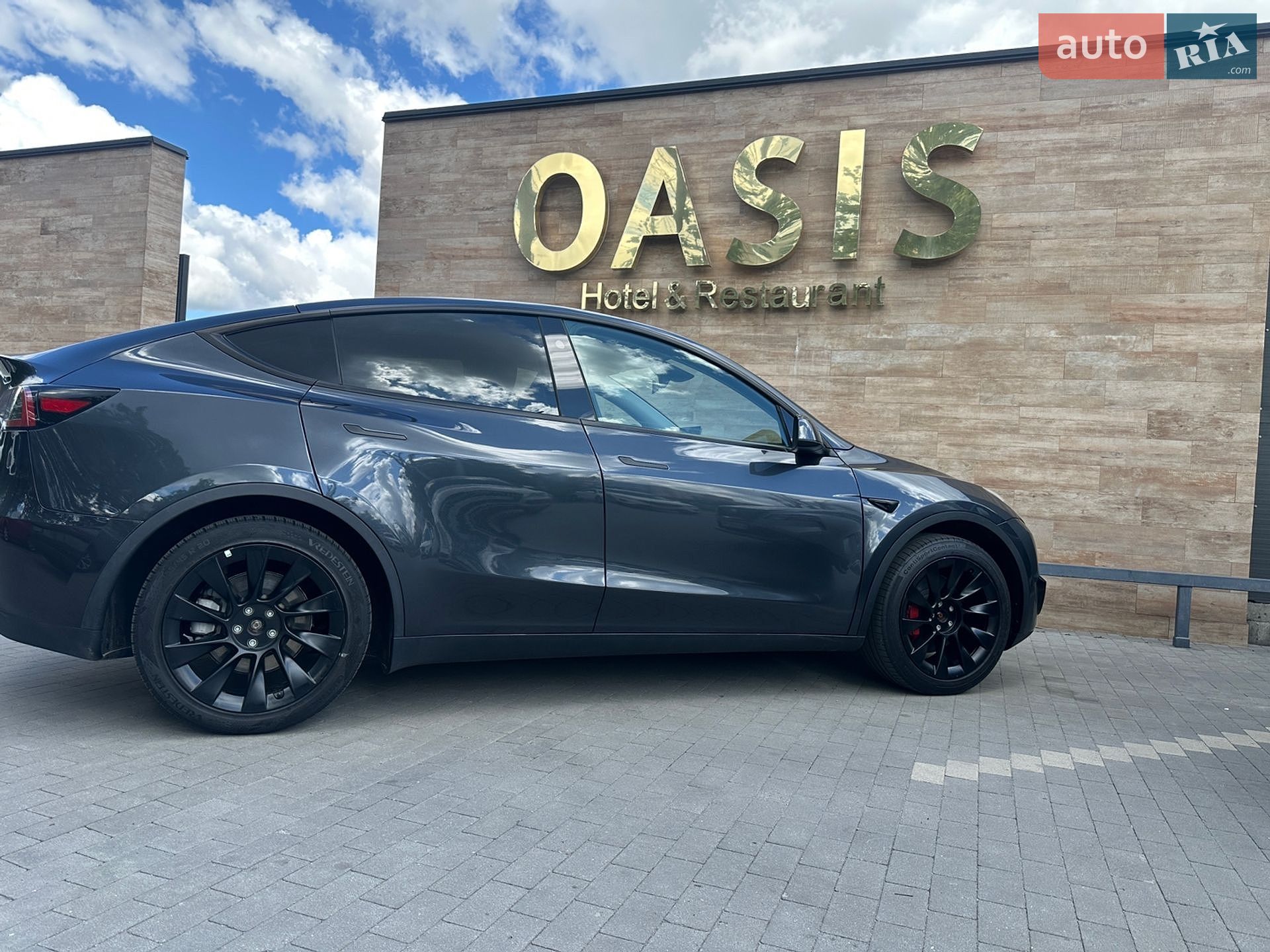 Tesla Model Y 2024 VIN 7SAYGDEE6RA251193 фото оголошення 30 з 39