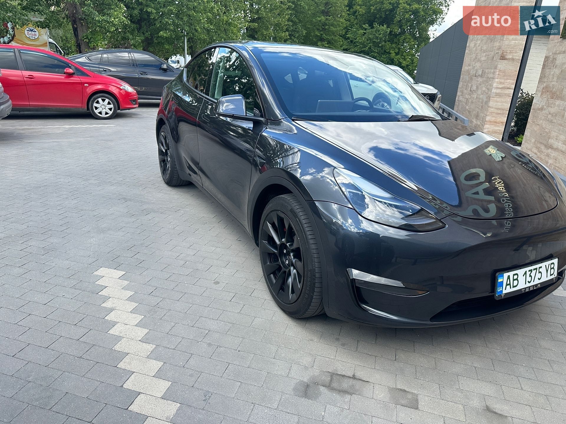 Tesla Model Y 2024 VIN 7SAYGDEE6RA251193 фото оголошення 31 з 39