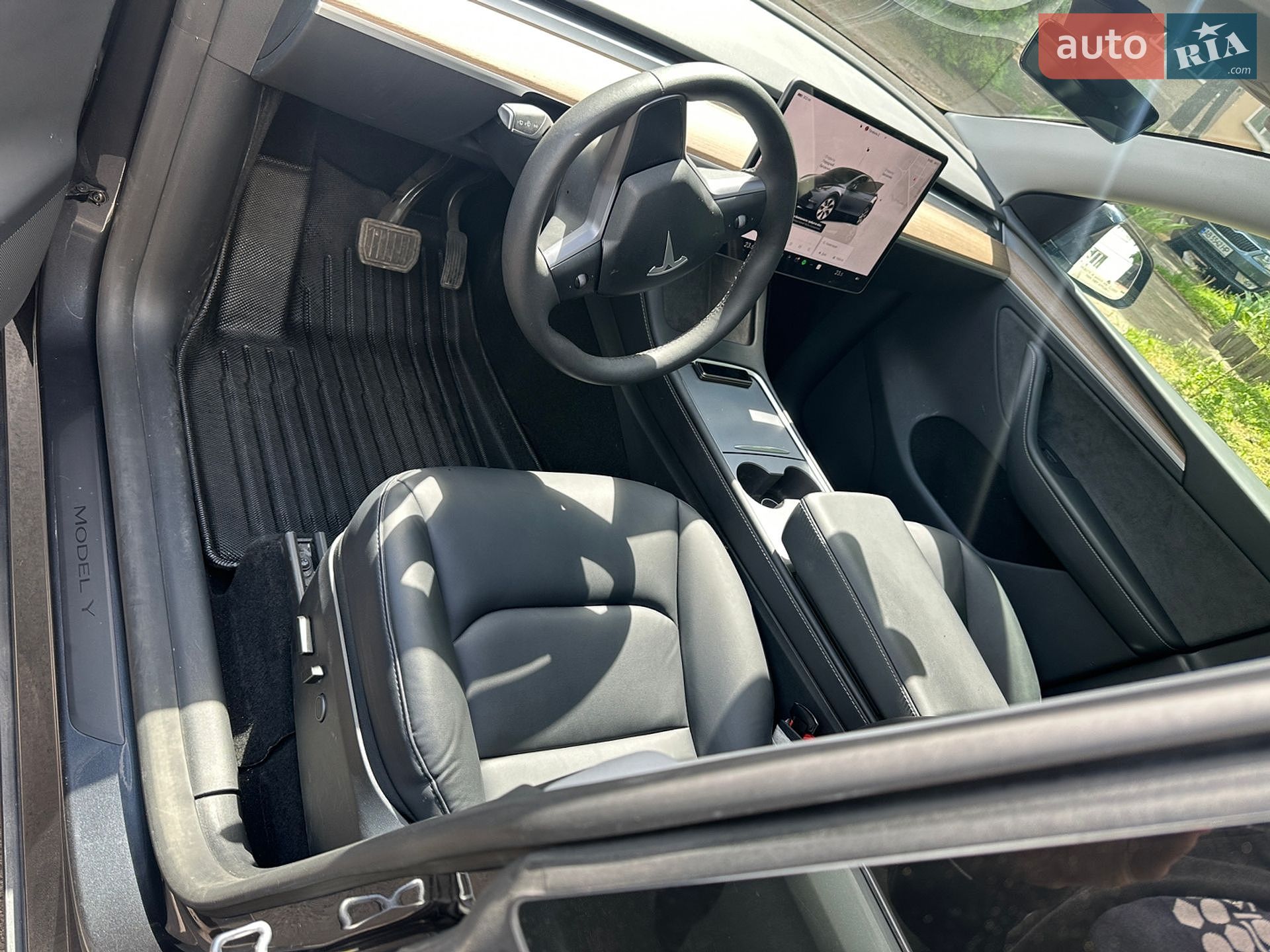 Tesla Model Y 2024 VIN 7SAYGDEE6RA251193 фото оголошення 34 з 39