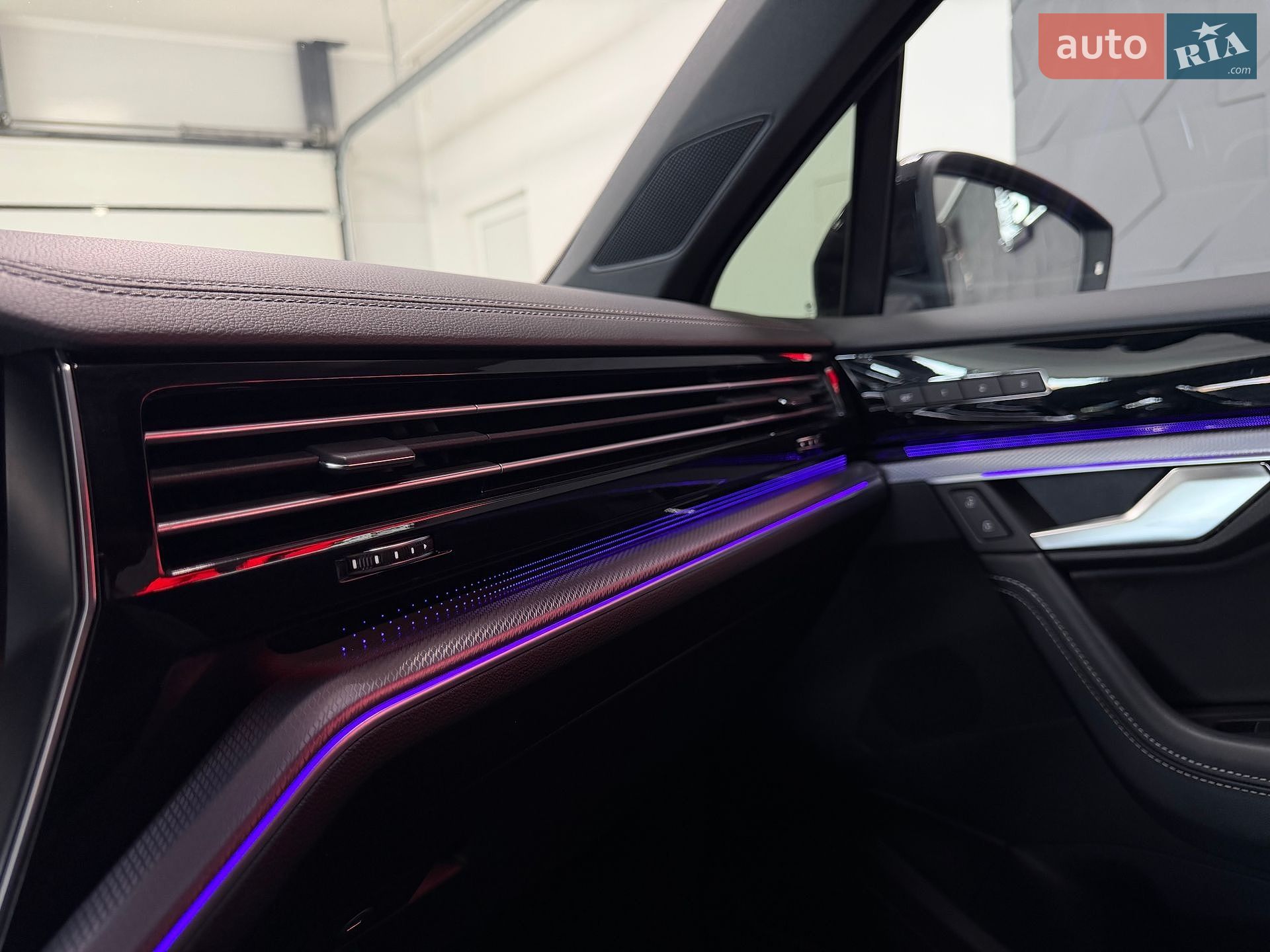 Volkswagen Touareg 2021 VIN WVGZZZCRZMD032302 фото оголошення 43 з 68