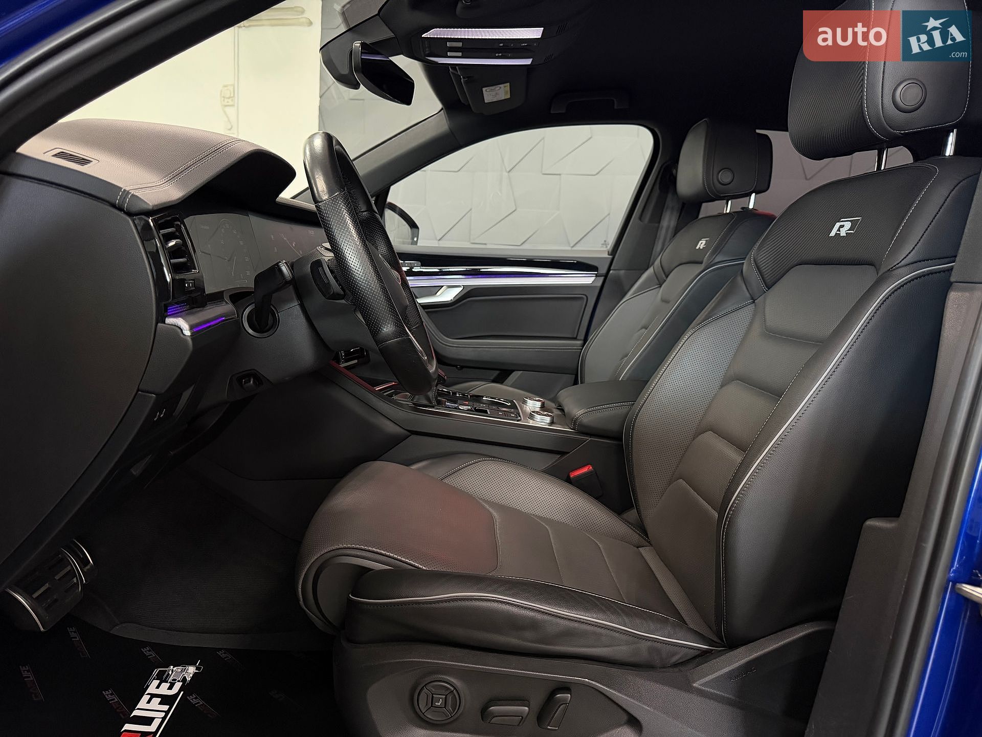 Volkswagen Touareg 2021 VIN WVGZZZCRZMD032302 фото оголошення 48 з 68
