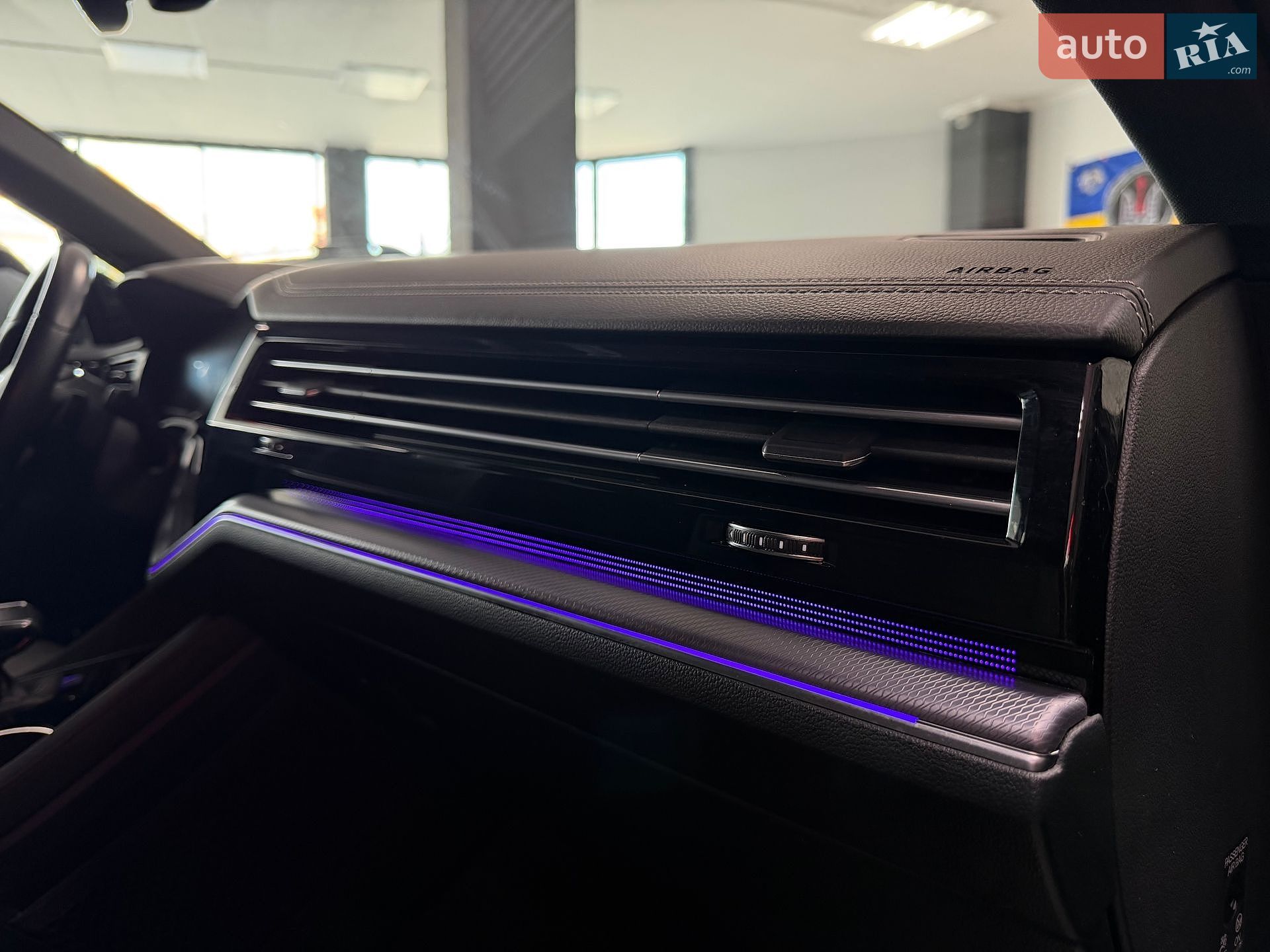 Volkswagen Touareg 2021 VIN WVGZZZCRZMD032302 фото оголошення 62 з 68