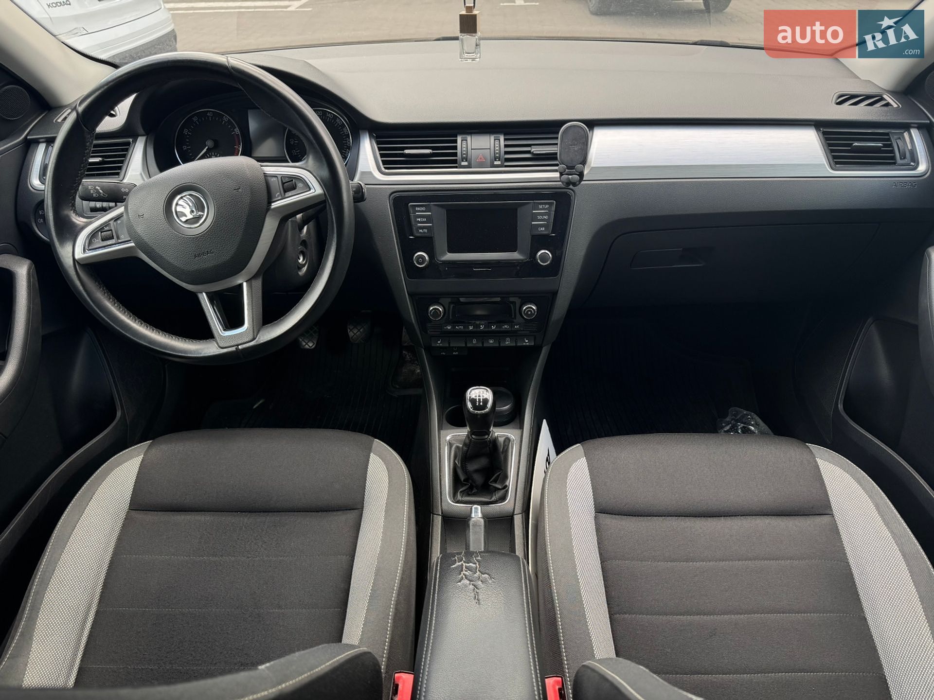 Skoda Rapid 2017 VIN TMBAA2NH1HB100782 фото оголошення 16 з 17