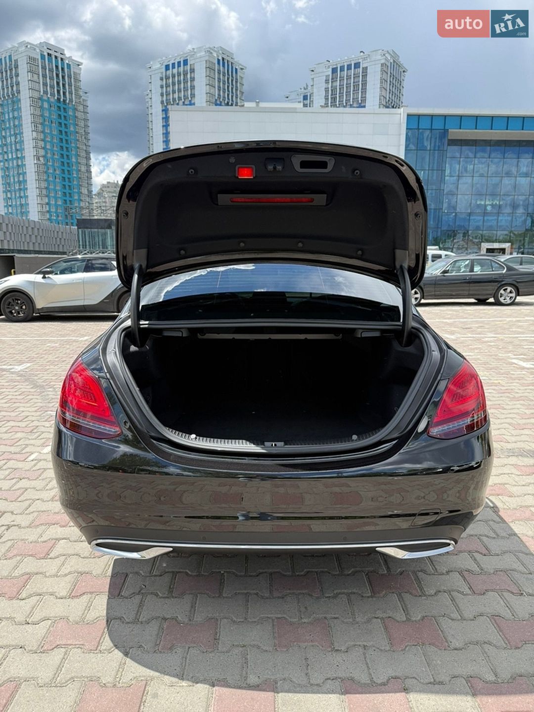 Mercedes-Benz C-Class 2018 VIN WDDWF1EBXKR447979 фото оголошення 10 з 34