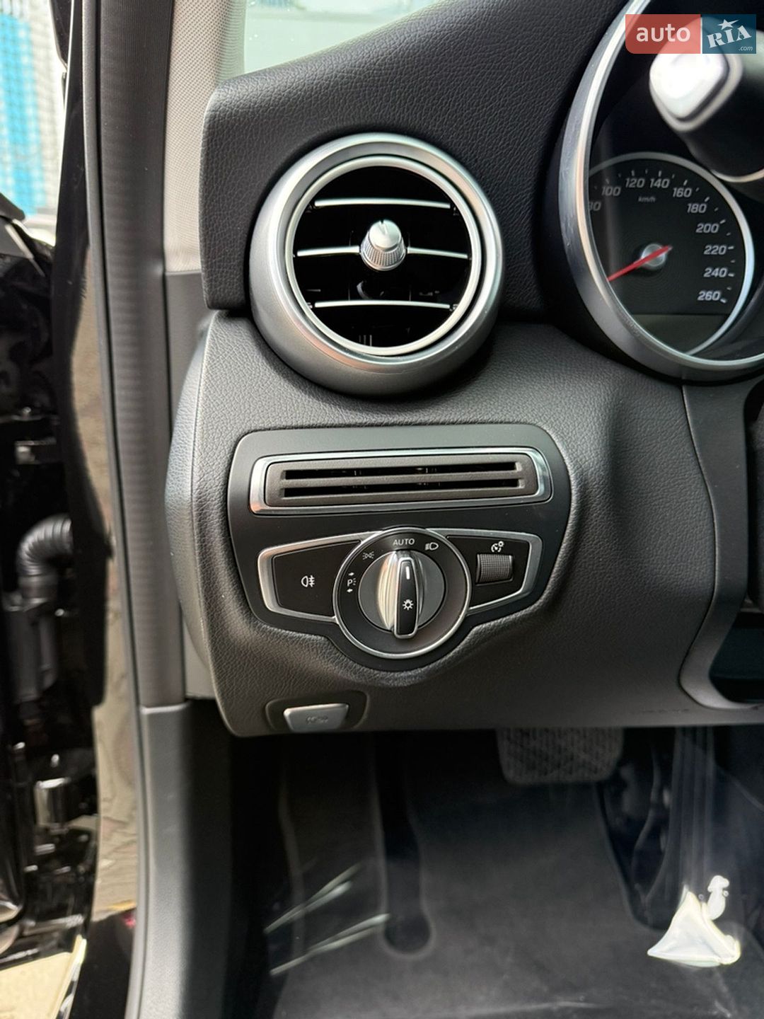 Mercedes-Benz C-Class 2018 VIN WDDWF1EBXKR447979 фото оголошення 19 з 34