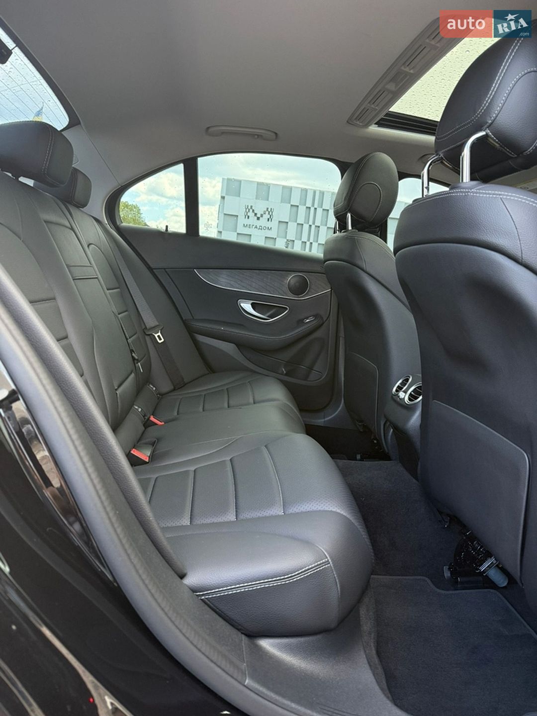 Mercedes-Benz C-Class 2018 VIN WDDWF1EBXKR447979 фото оголошення 24 з 34