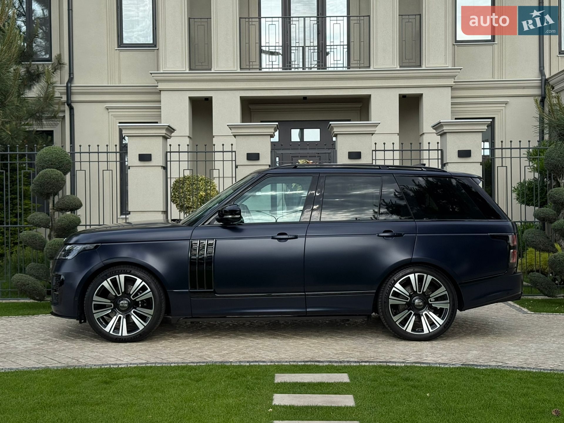 Land Rover Range Rover 2019 VIN SALGA2BJ2LA573003 фото оголошення 24 з 71