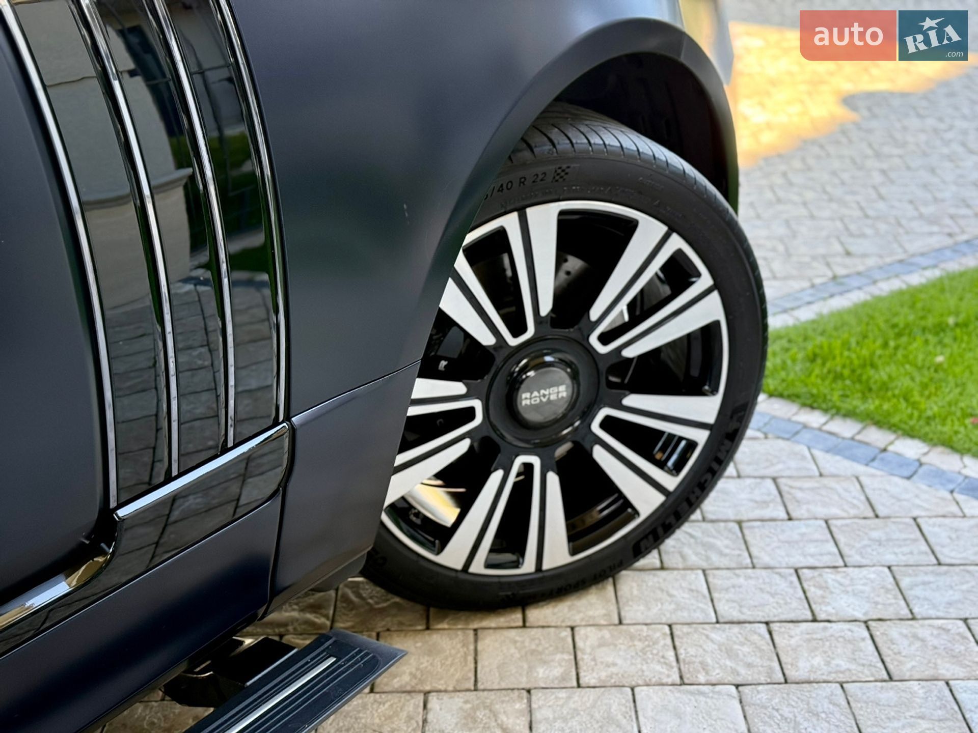 Land Rover Range Rover 2019 VIN SALGA2BJ2LA573003 фото оголошення 32 з 71