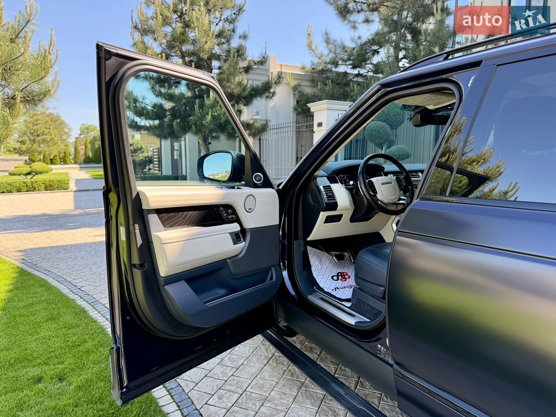 Land Rover Range Rover 2019 VIN SALGA2BJ2LA573003 фото оголошення 33 з 71