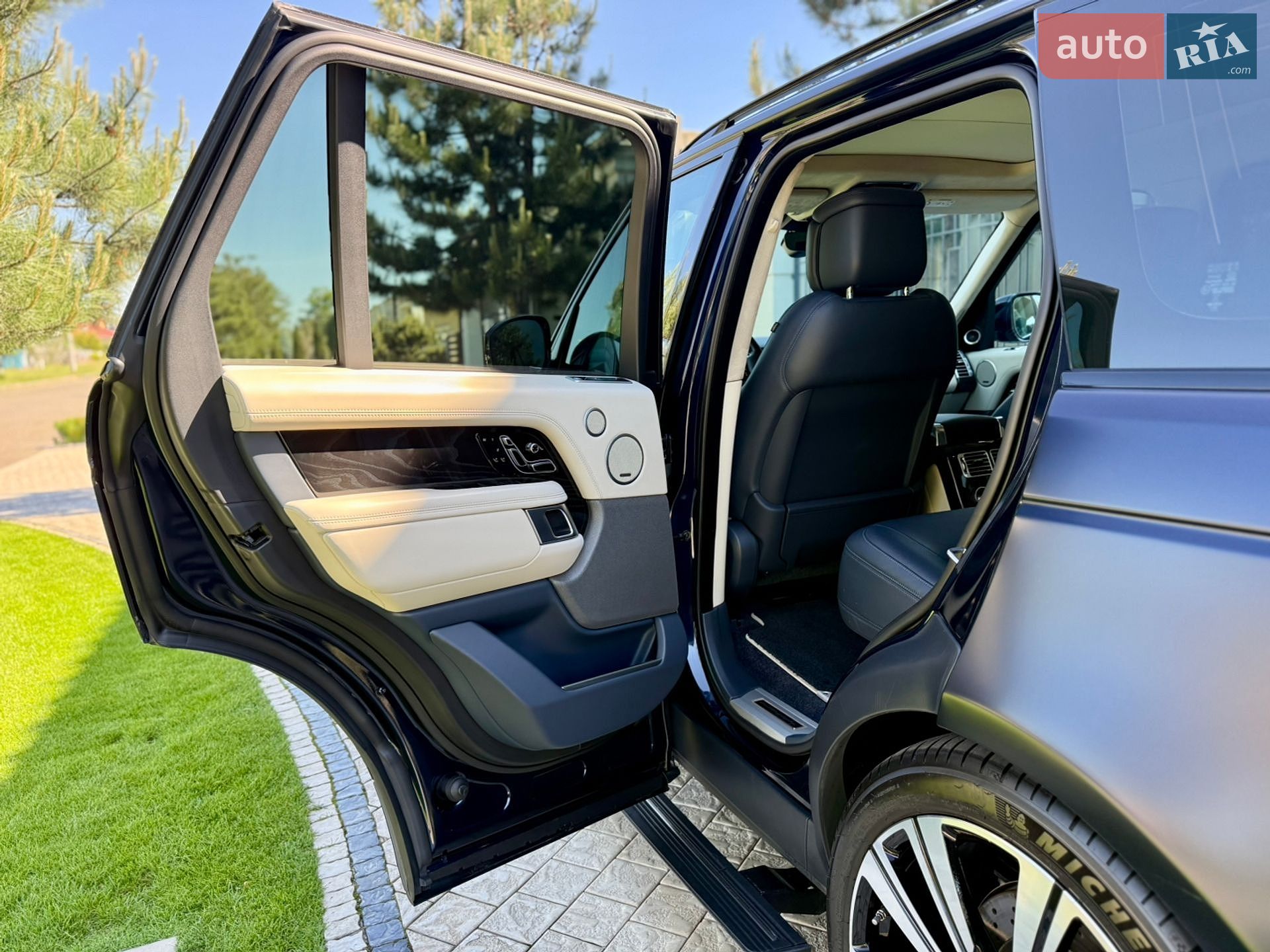 Land Rover Range Rover 2019 VIN SALGA2BJ2LA573003 фото оголошення 38 з 71