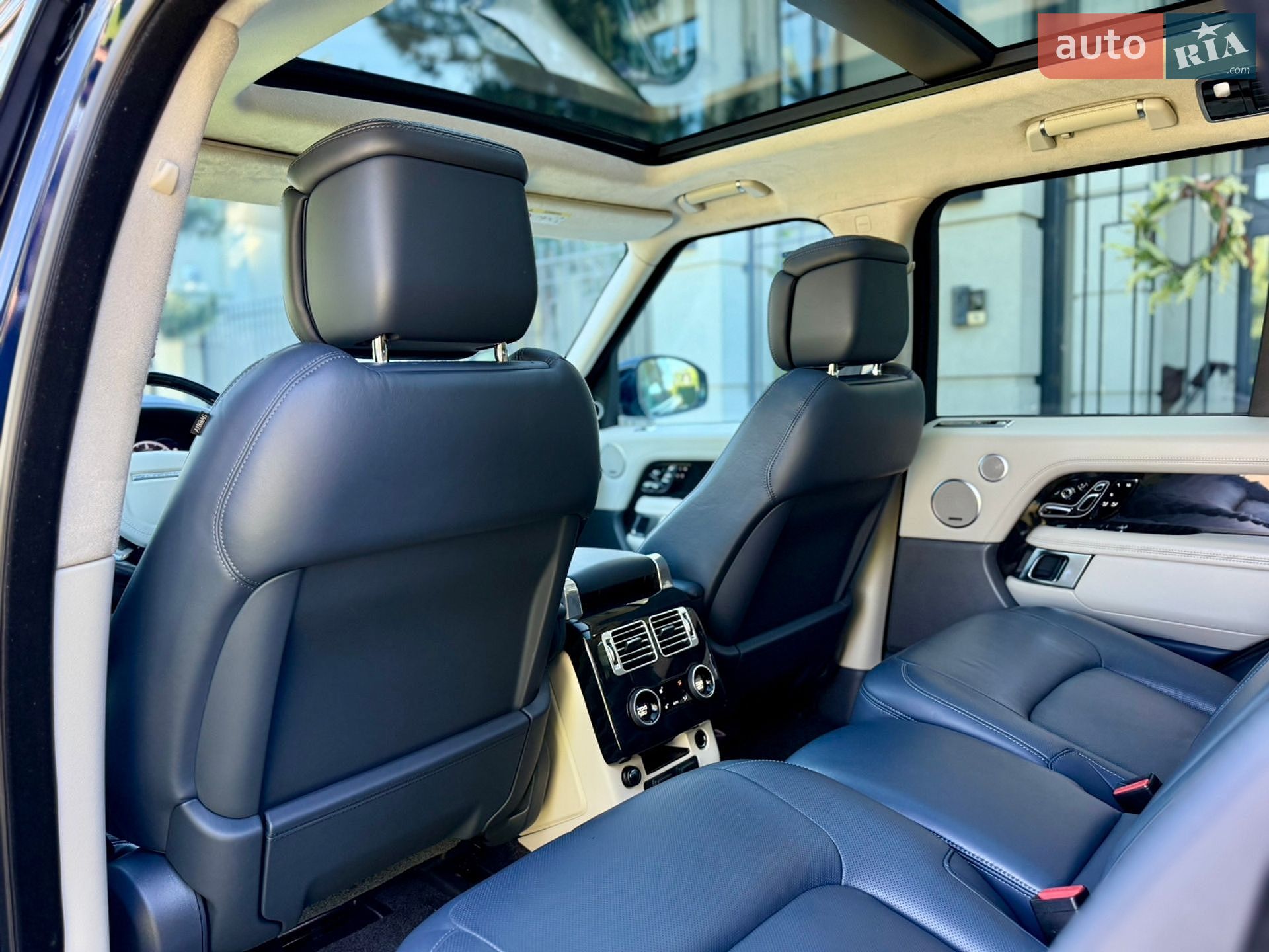 Land Rover Range Rover 2019 VIN SALGA2BJ2LA573003 фото оголошення 42 з 71